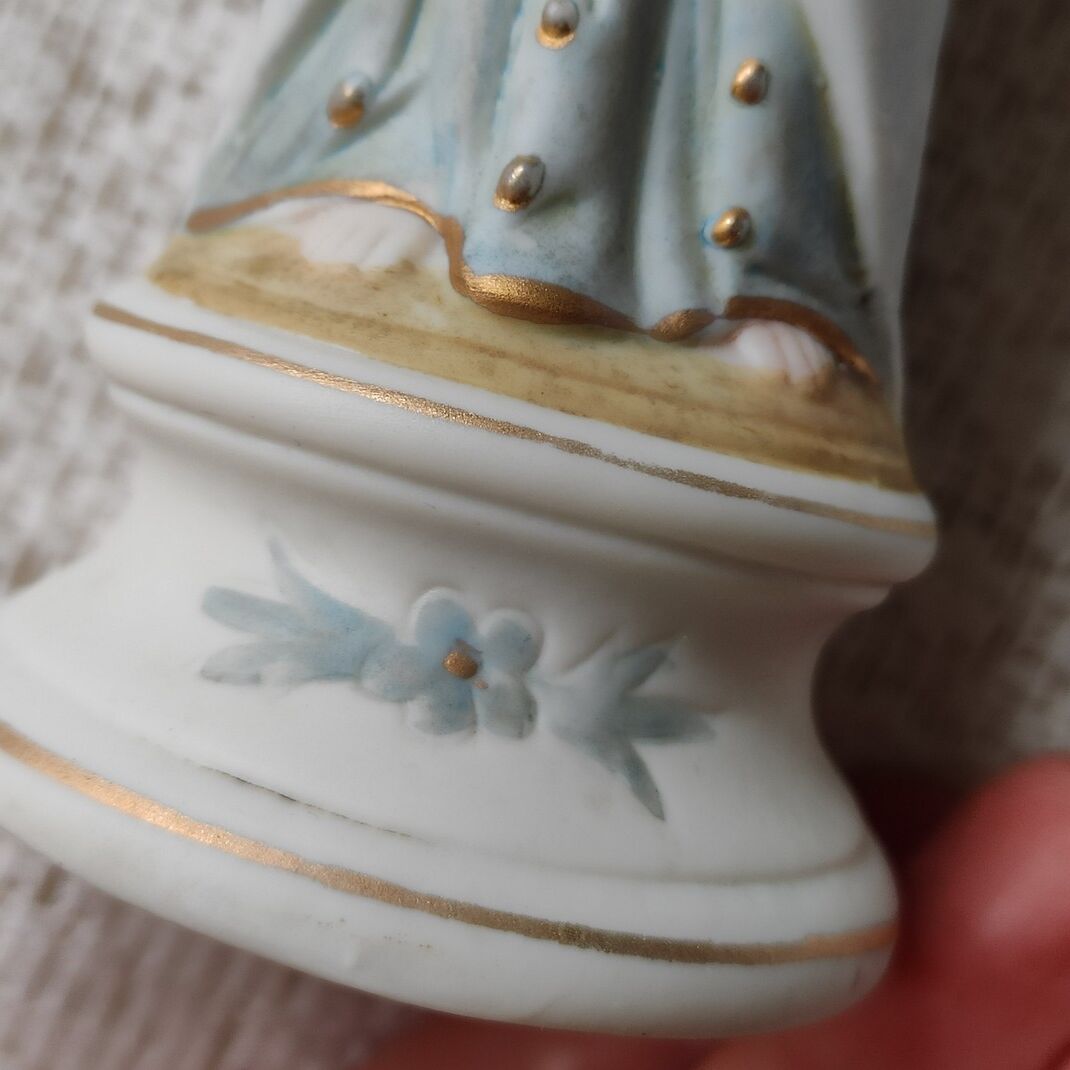 Virgin and child biscuit