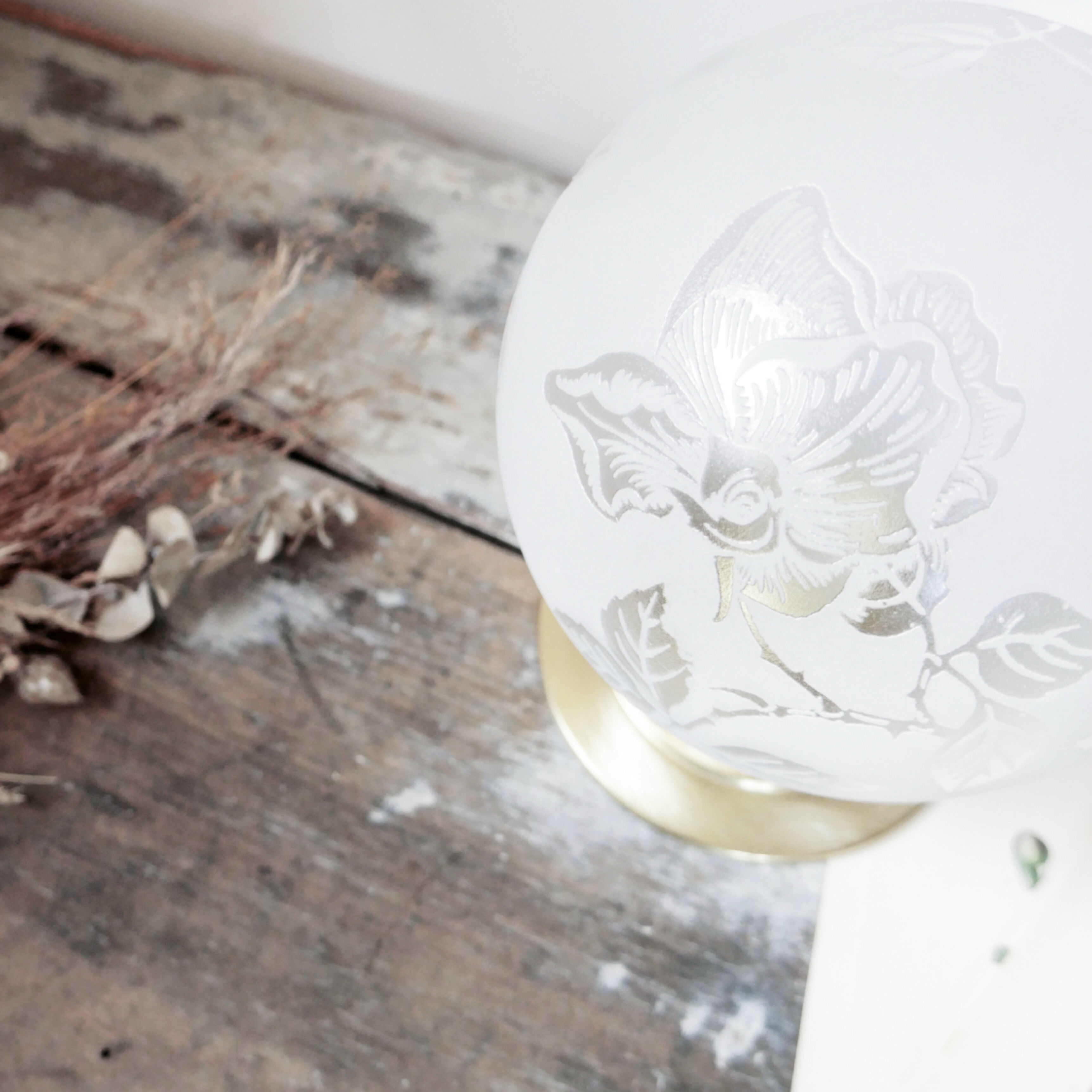 Engraved glass table lamp
