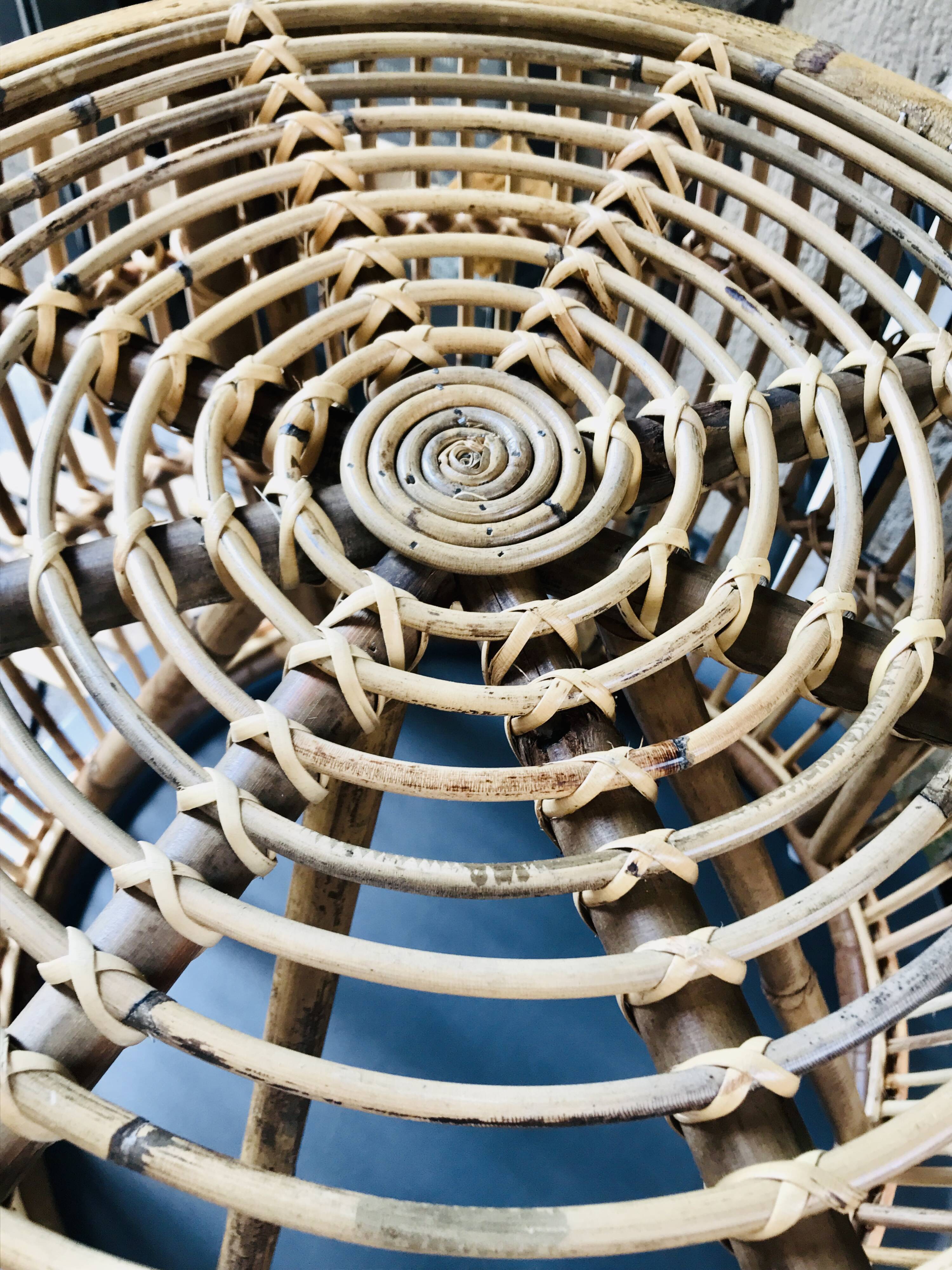 Round rattan coffee table