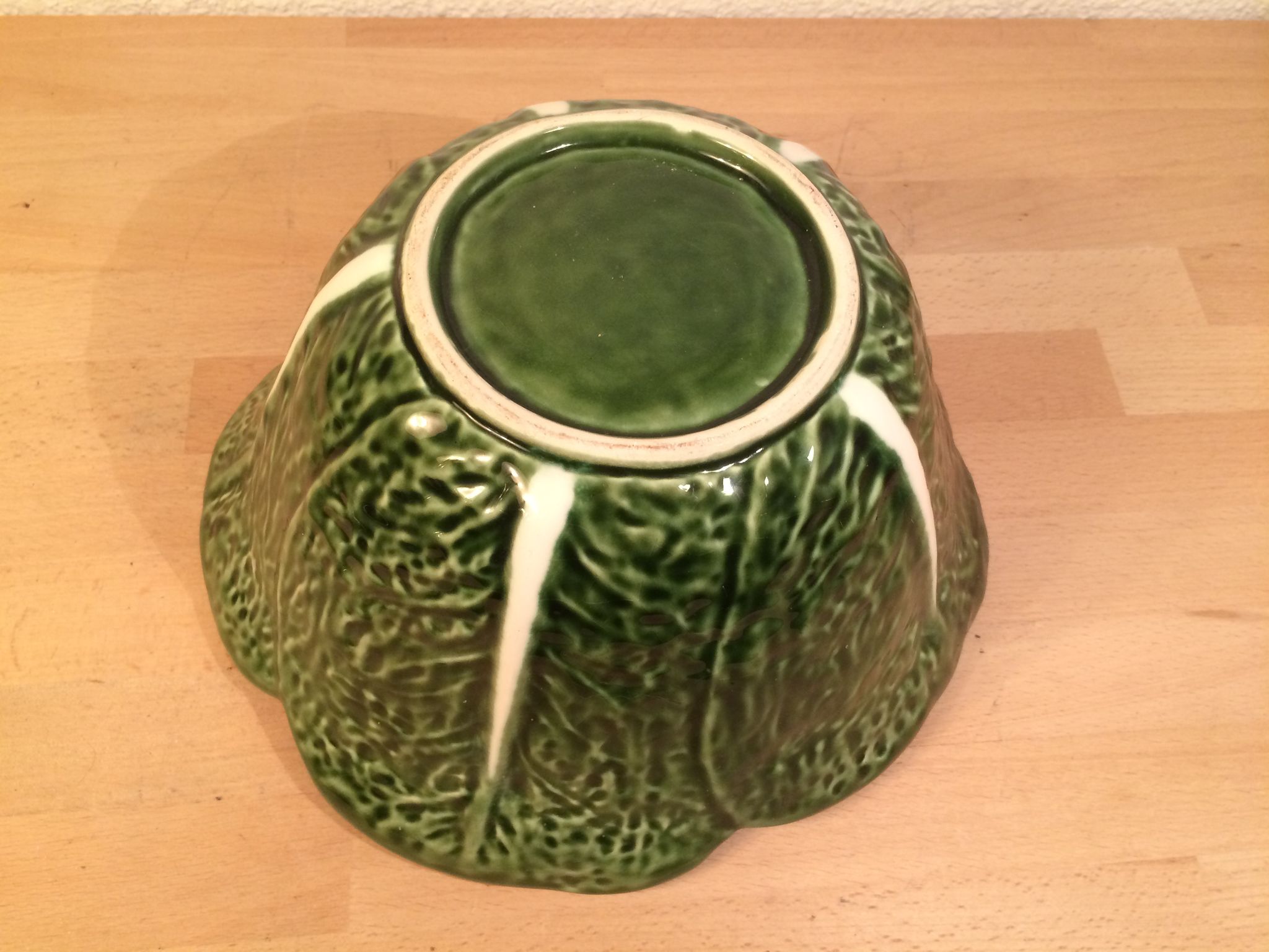Ceramic cabbage service: salad bowl and tureen