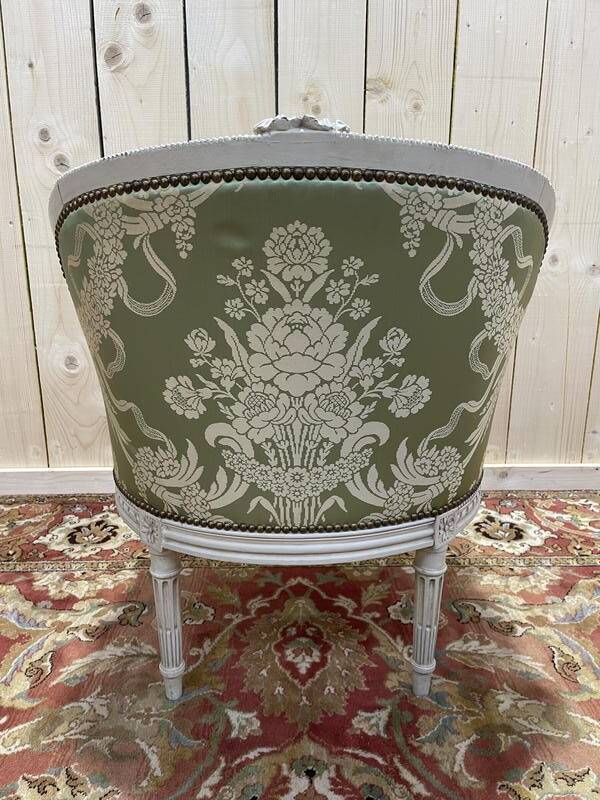 Petite bergère d’enfant de style Louis XVI