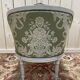 Petite bergère d'enfant de style Louis XVI