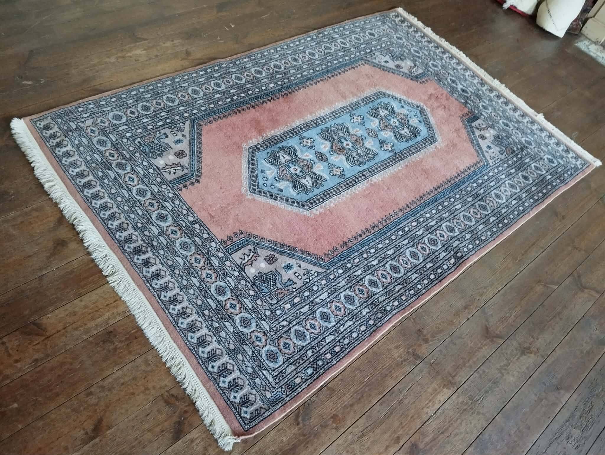 Handmade Pakistani carpet Karachi 188x125cm