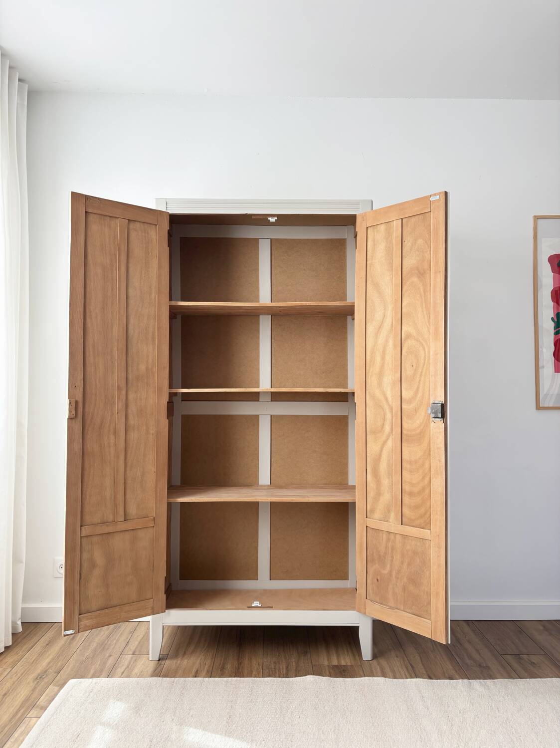 Armoire parisienne rénovée
