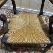Paire de fauteuils paillés rustiques