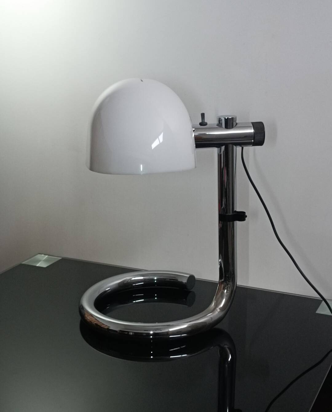 Importante lampe design par Metalarte 1970s