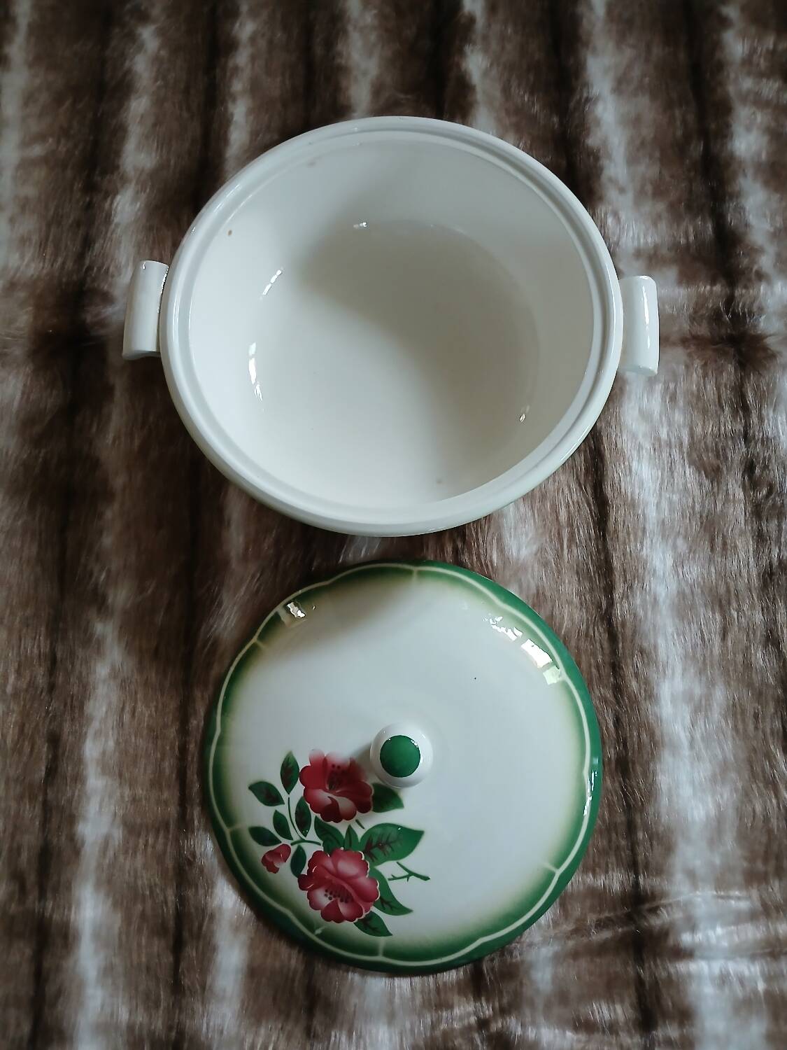 Antique soup tureen from Digoin and Sarreguemines