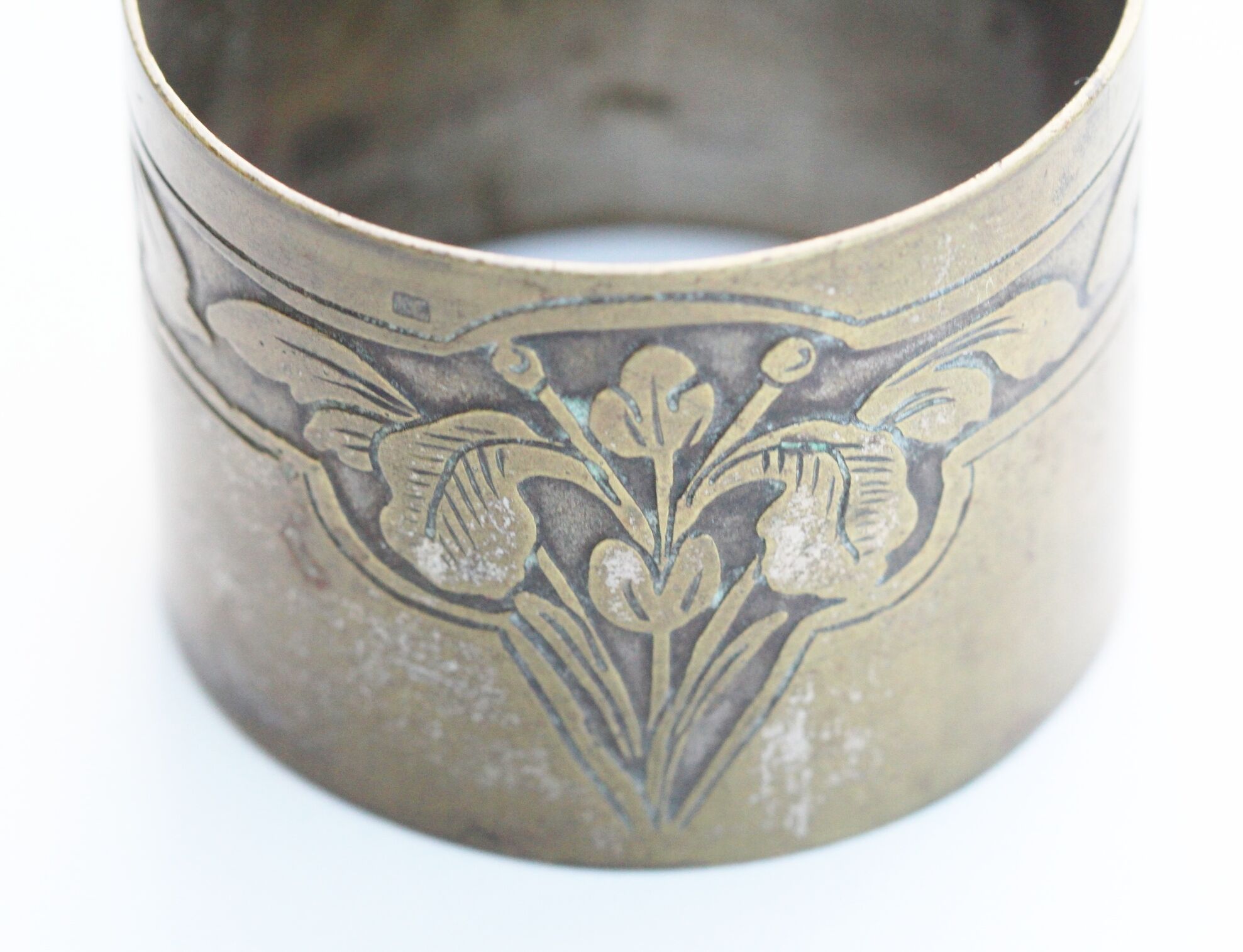 Art Nouveau towel round