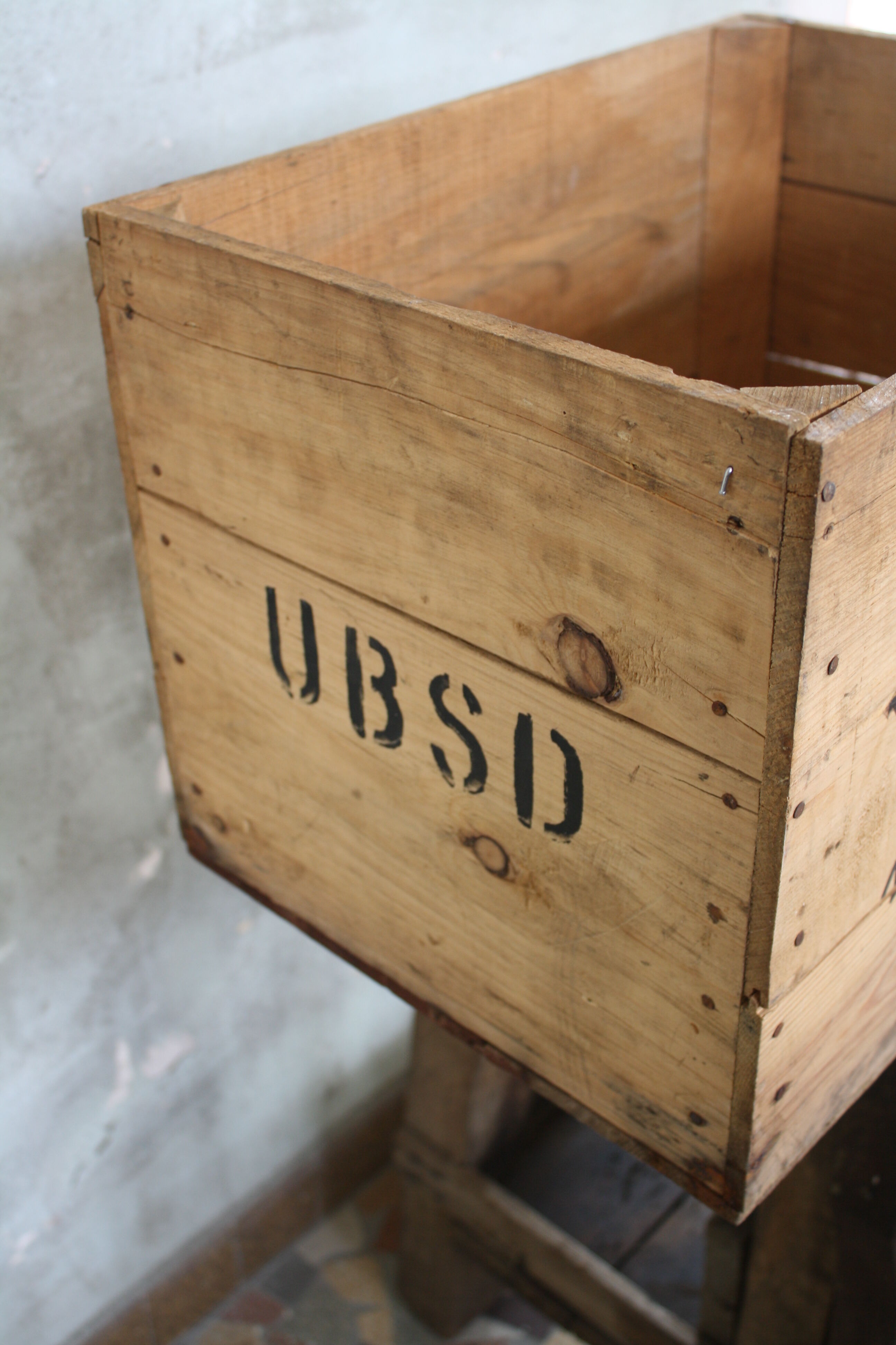 Pernod Fils wooden crate