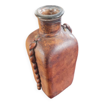 Carafe covered with leather
