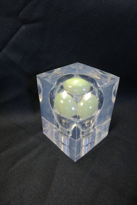 Pop art "Ampoule", fluorescent green light, design Pierre Giraudon 1970