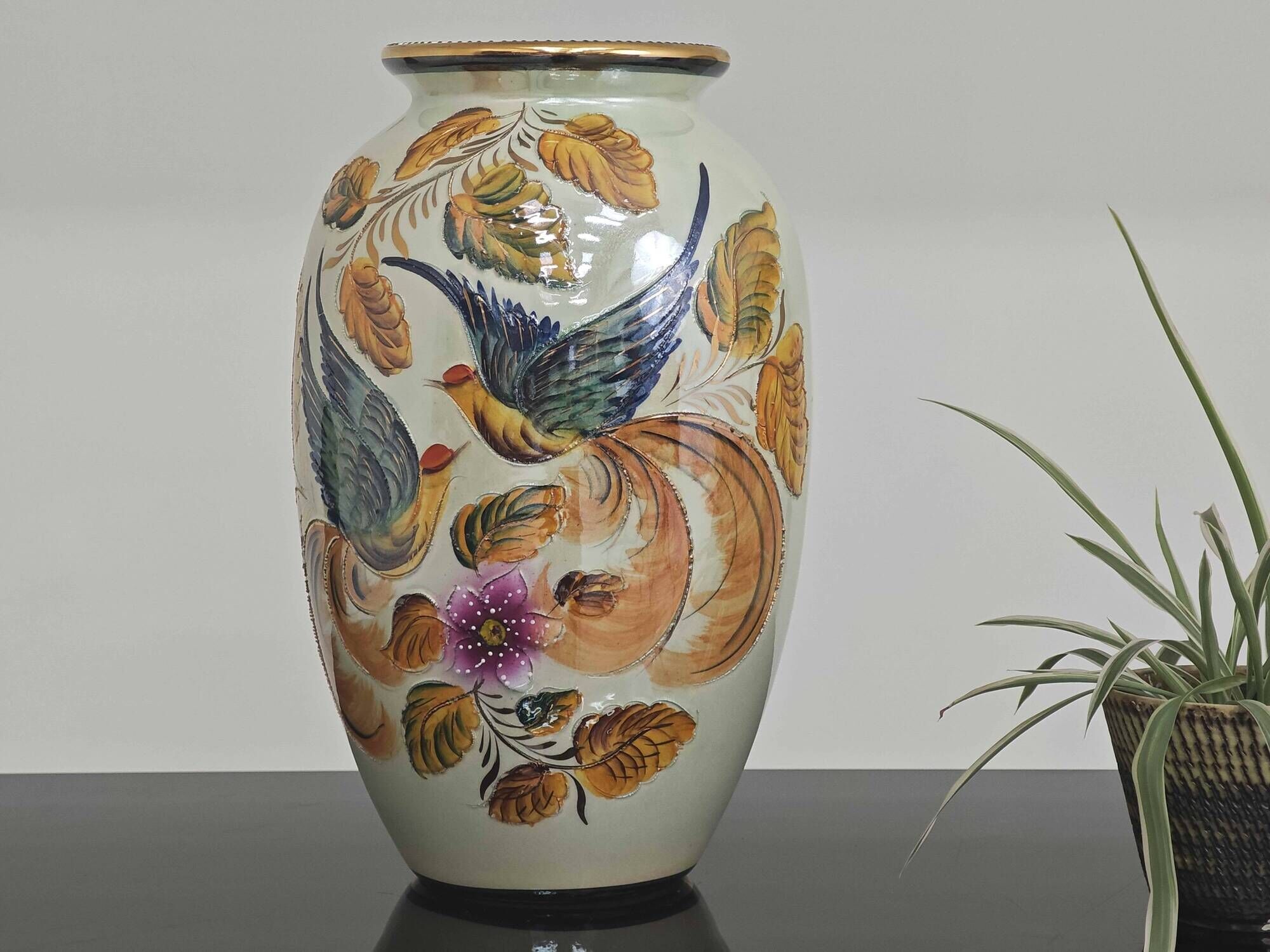 Beau vase peint main oiseau et feuilles H.Béquet numéroté 556