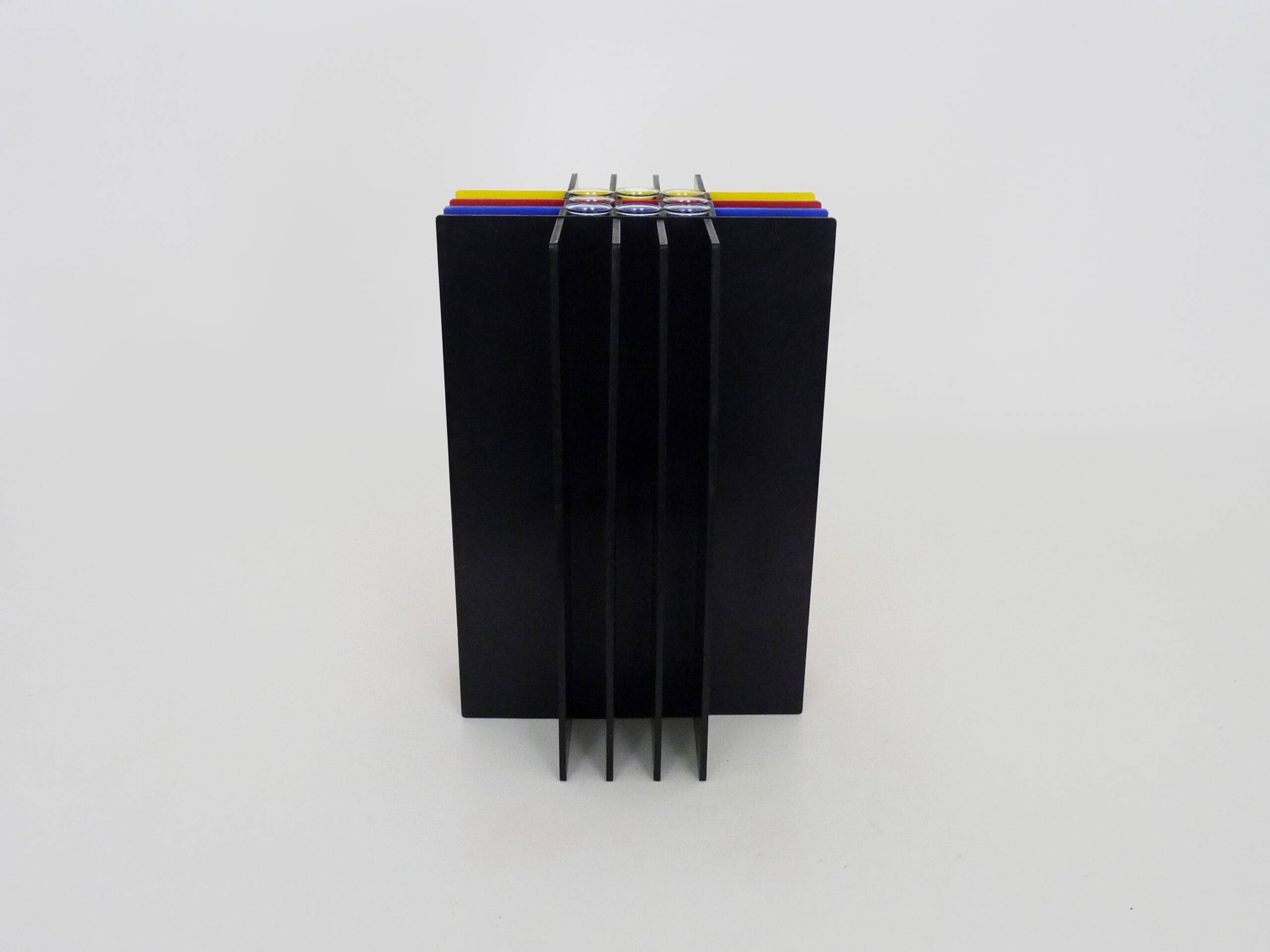 Reg Design Rarities Amsterdam Plexiglas Vase Memphis Milano 80s