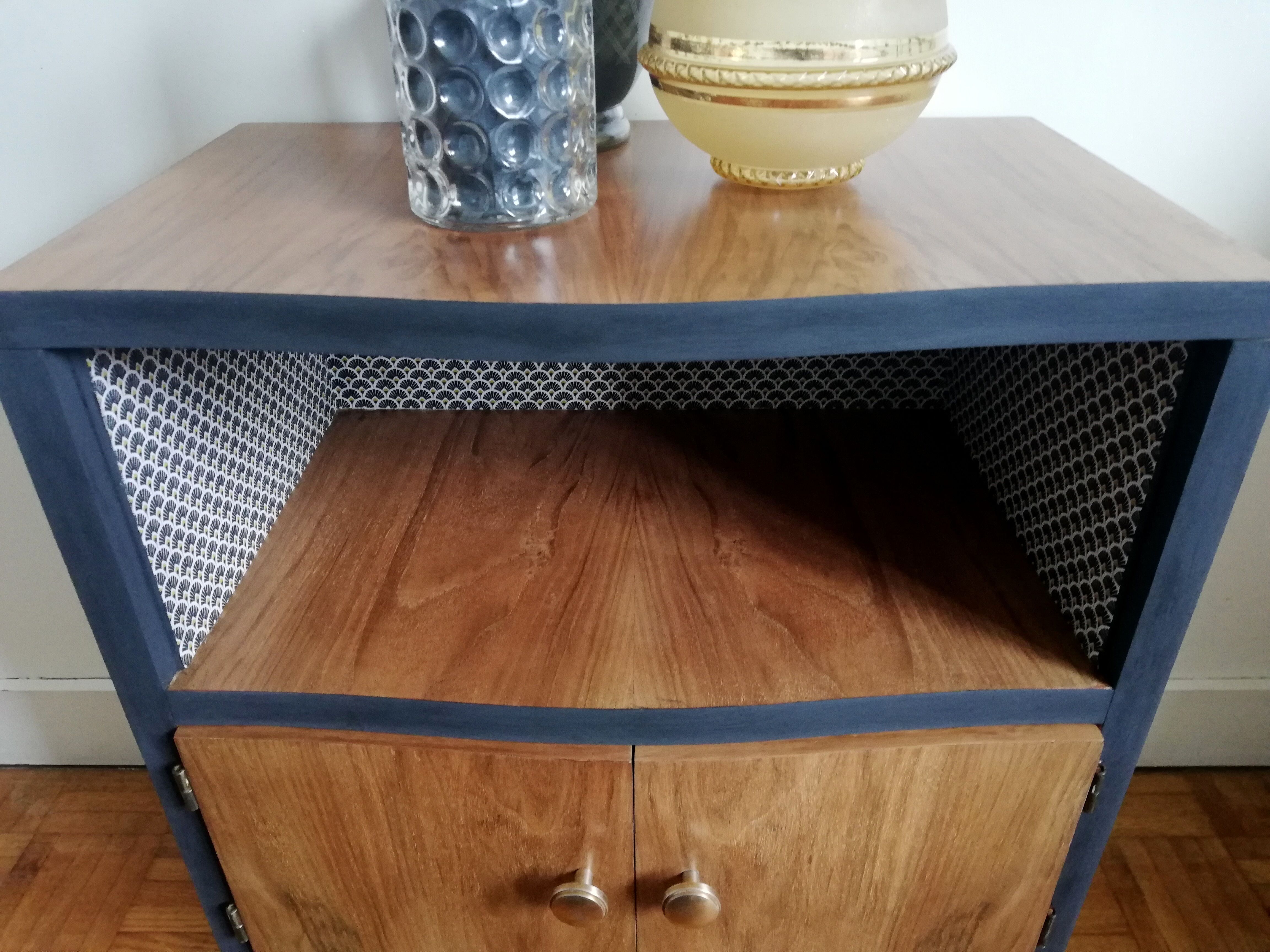 Art deco bedside