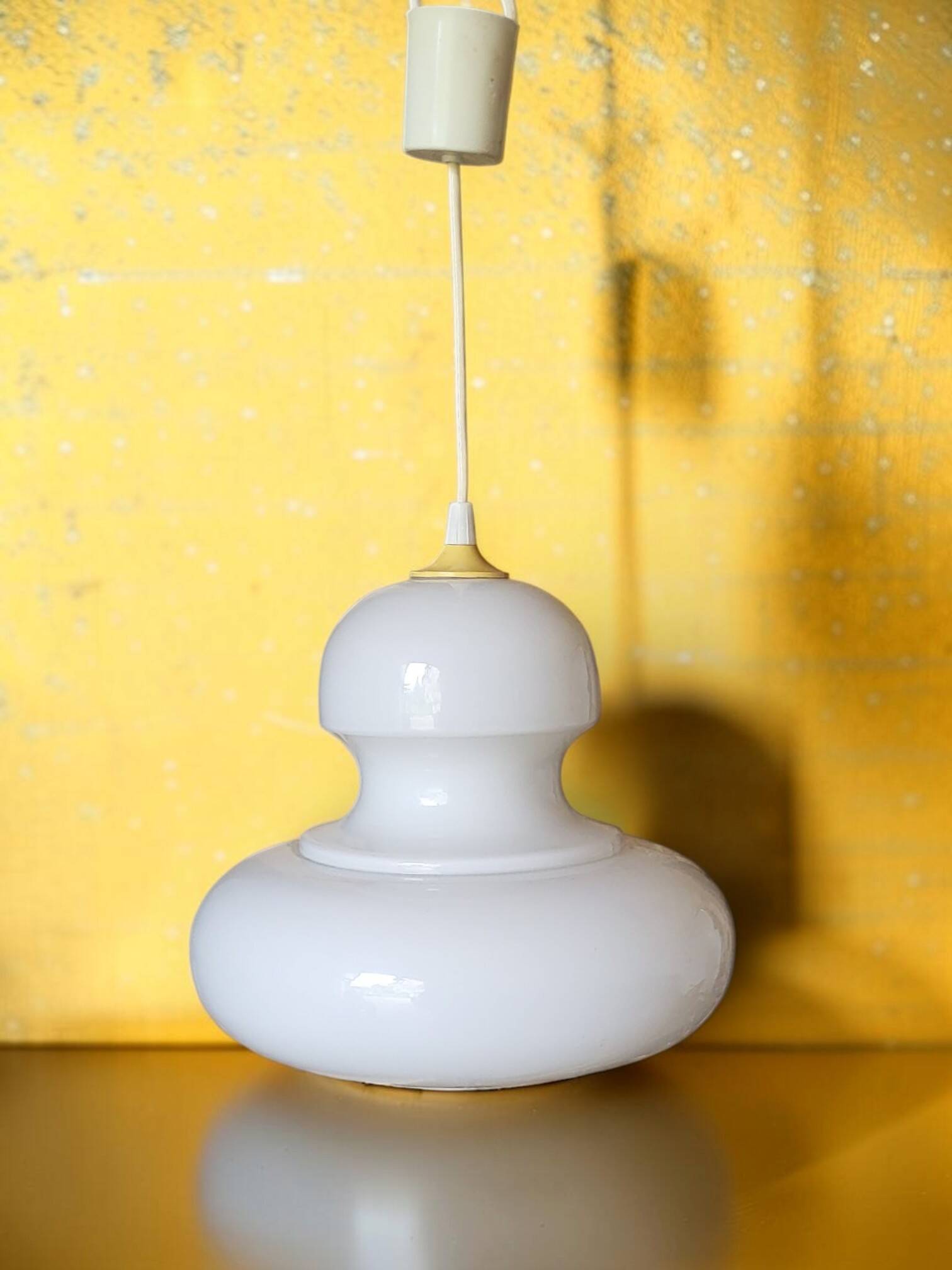 Suspension en verre opalin 1970's