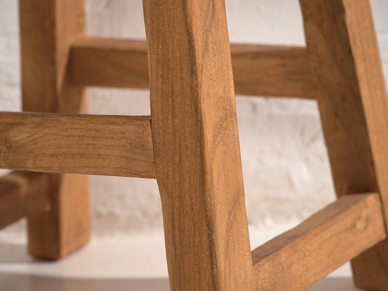 Round side table in antique solid wood