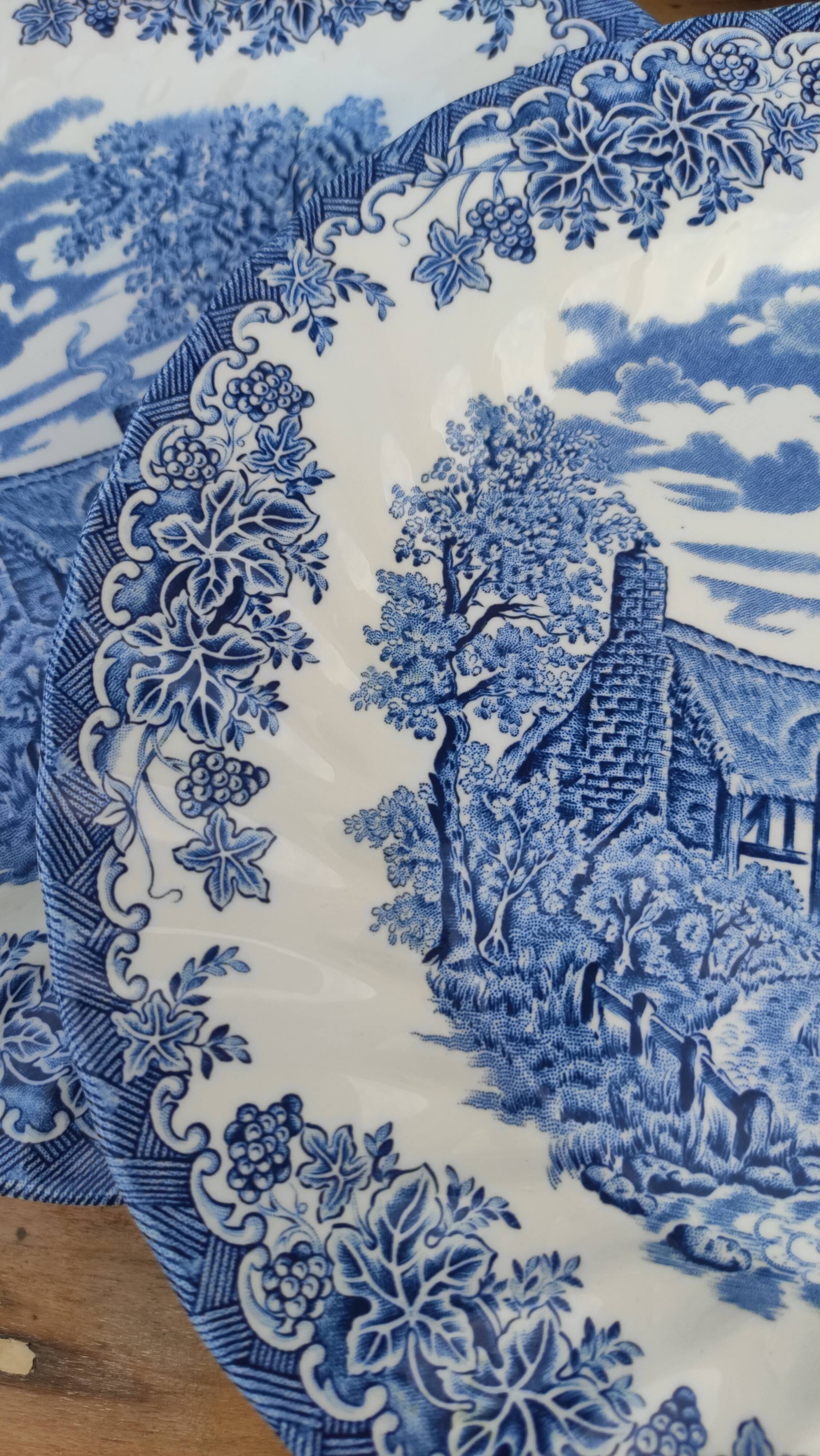Flat English plates Churchill England
