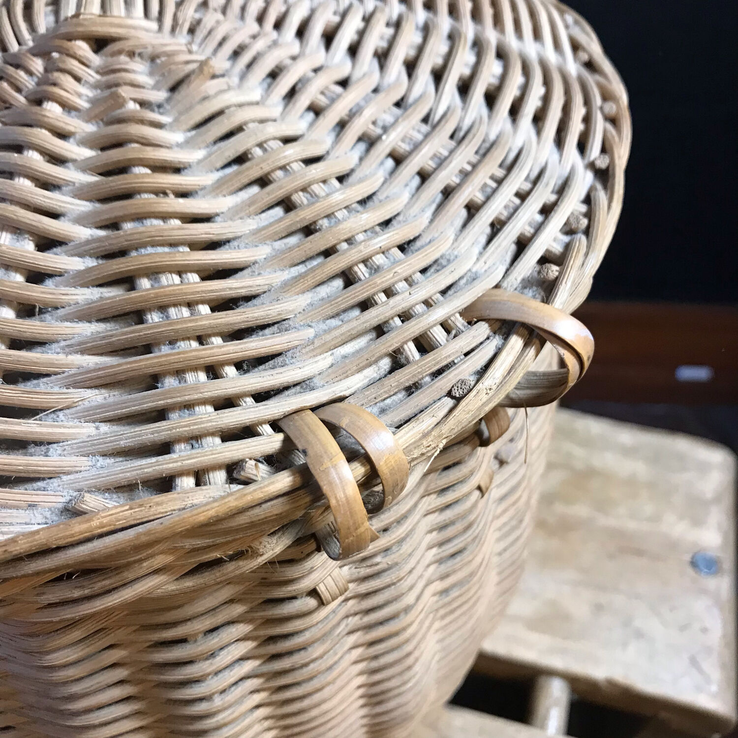 Wicker pan and vintage rope