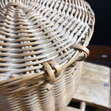 Wicker pan and vintage rope