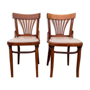 paire d’anciennes chaises