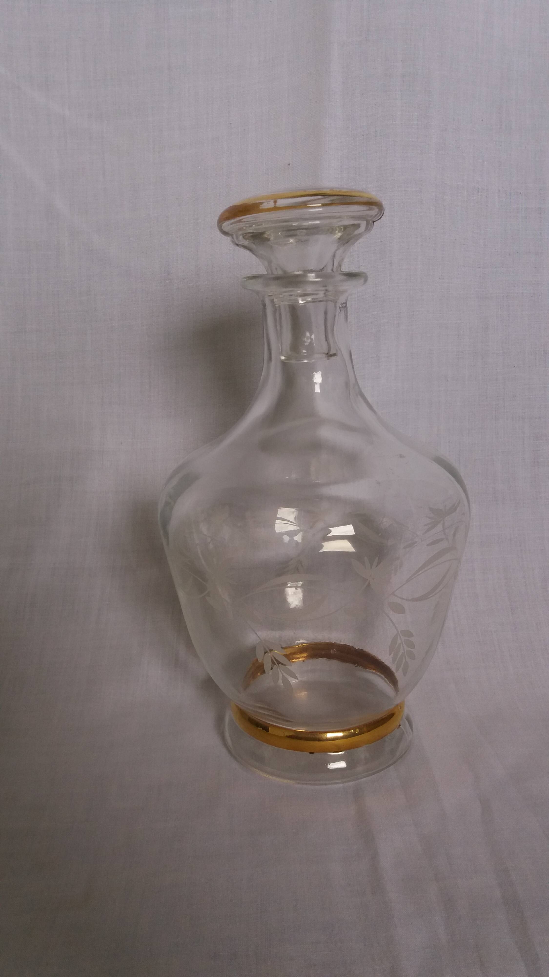 Carafe à liqueur avec bouchon, décor fleurs et dorures
