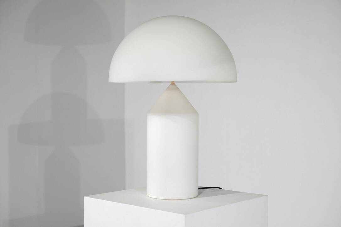 Lampe de table " Atollo " Vico Magistretti pour Oluce, Italie 1977s.