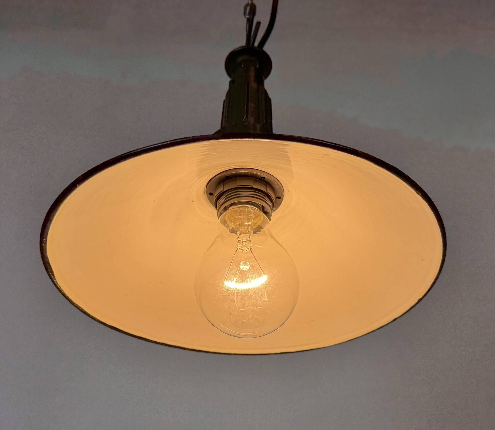 Industrial Green Enamel Military Pendant Lamp with Cast Aluminium Top, 1960