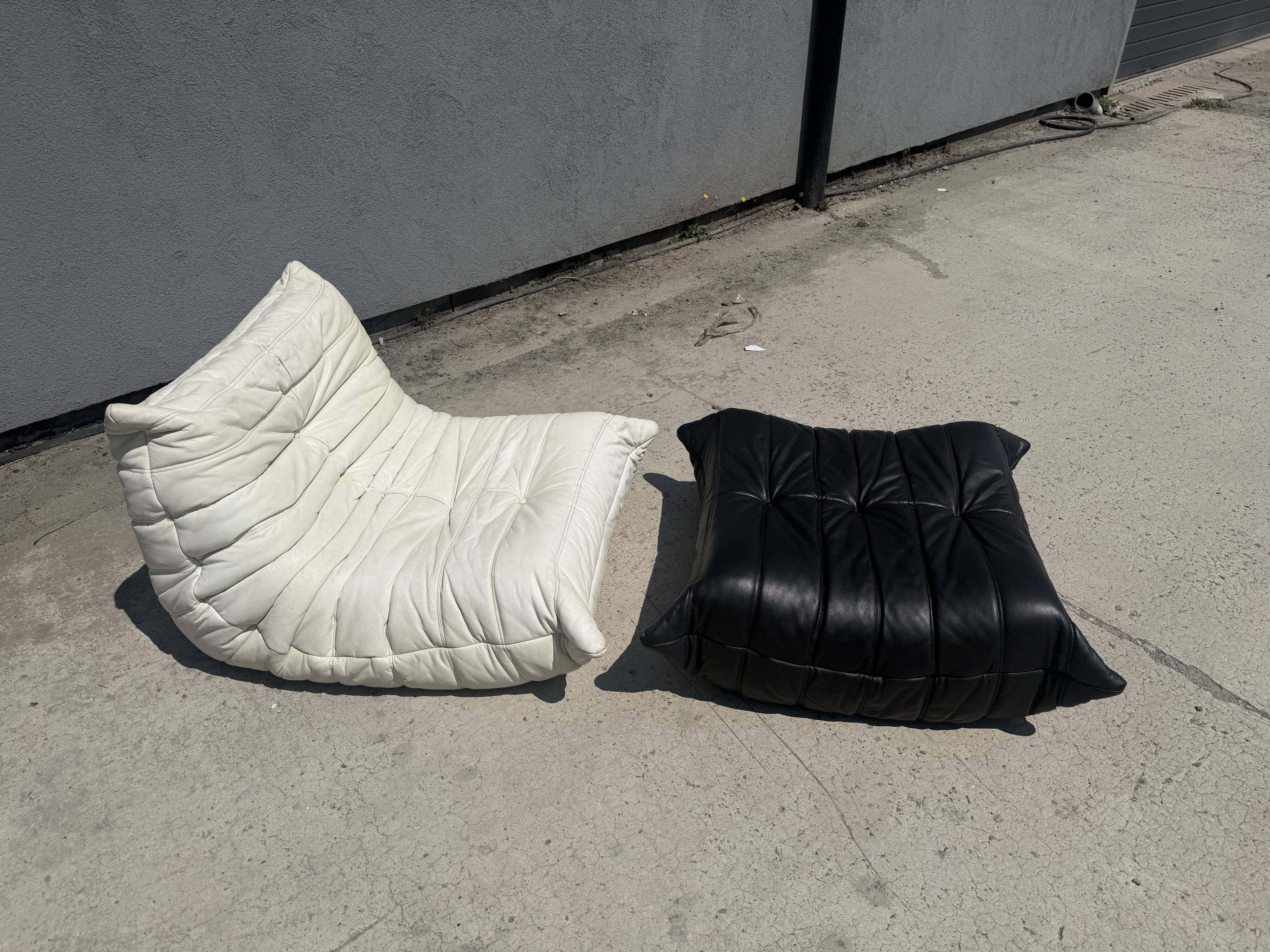 100% authentic Ligne Roset Togo 1-seater + pouf original leather Black & White