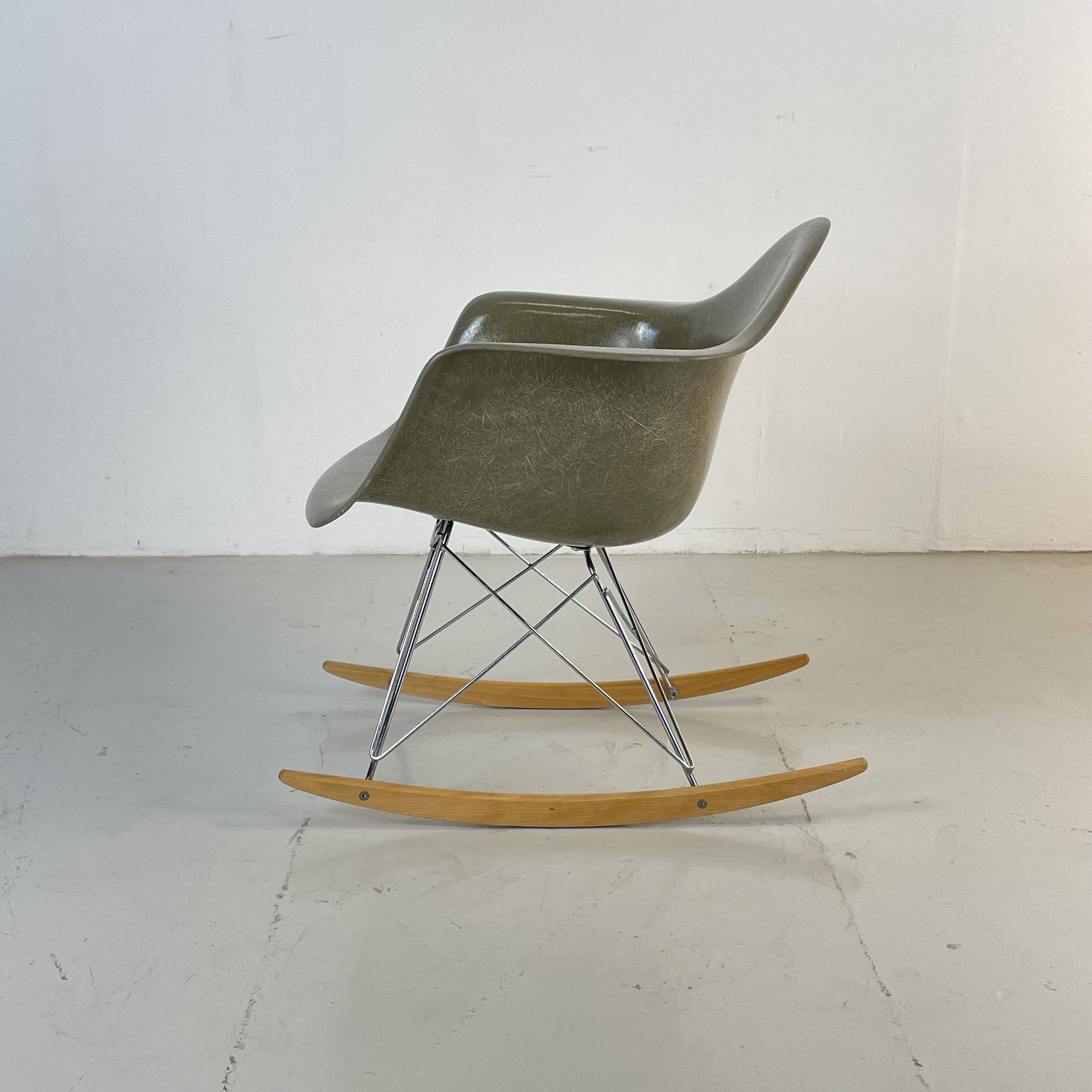 Eames Herman Miller 1950s RAR rocking chair in raw umber