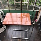 Table d'appoint réglable style formica
