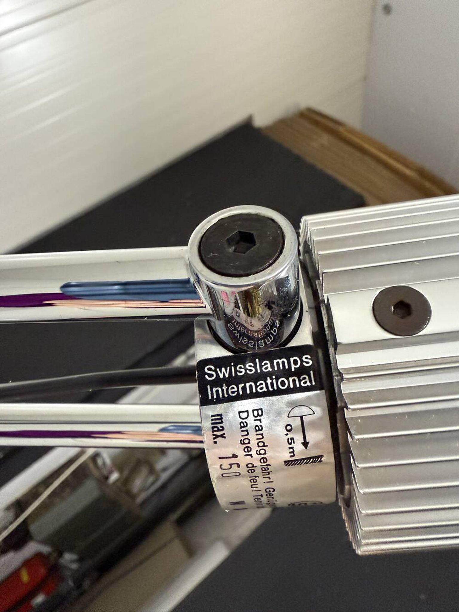 Viktor Frauenknecht Haloprofil desk lamp Swiss Lamps