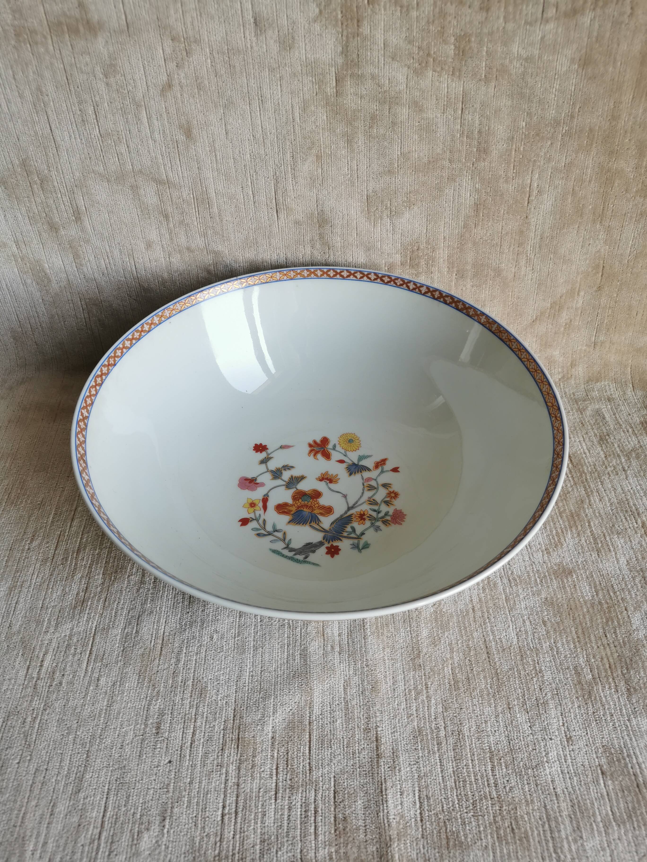 Round salad bowl in Limoges porcelain Bernardaud model Pondicherry