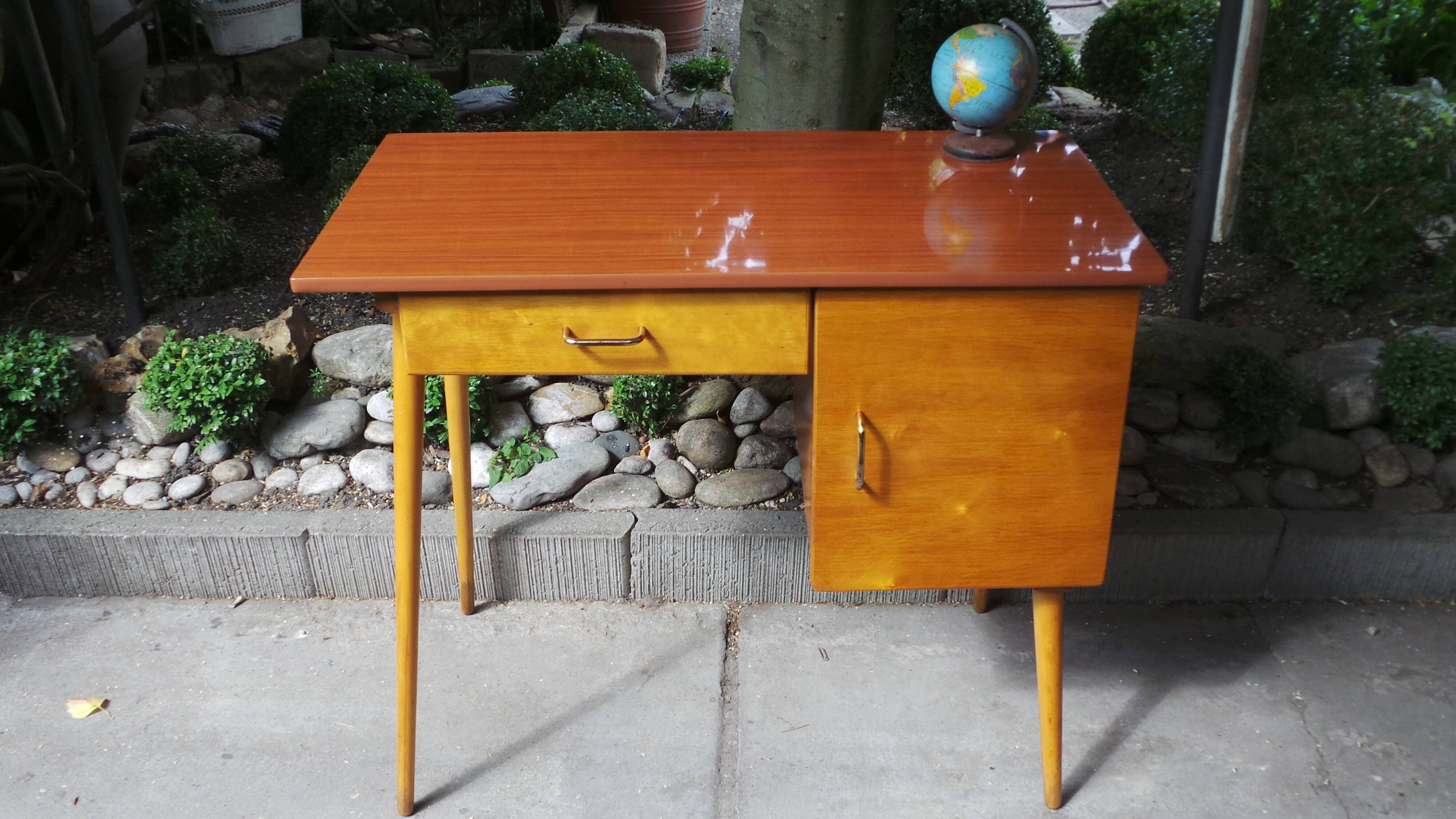 Desk feet compass baumann