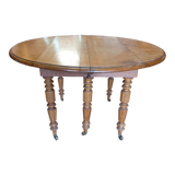 Round table 6 feet in oak with extension