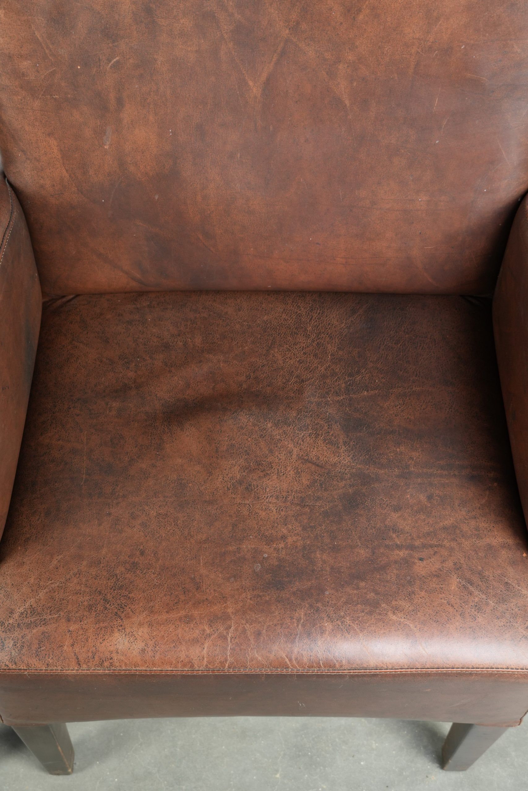 Set of 6  dining chairs/side chairs with armrests made of cow leather