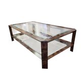 Table basse années 80 en métal gainé imitation loupe de noyer.