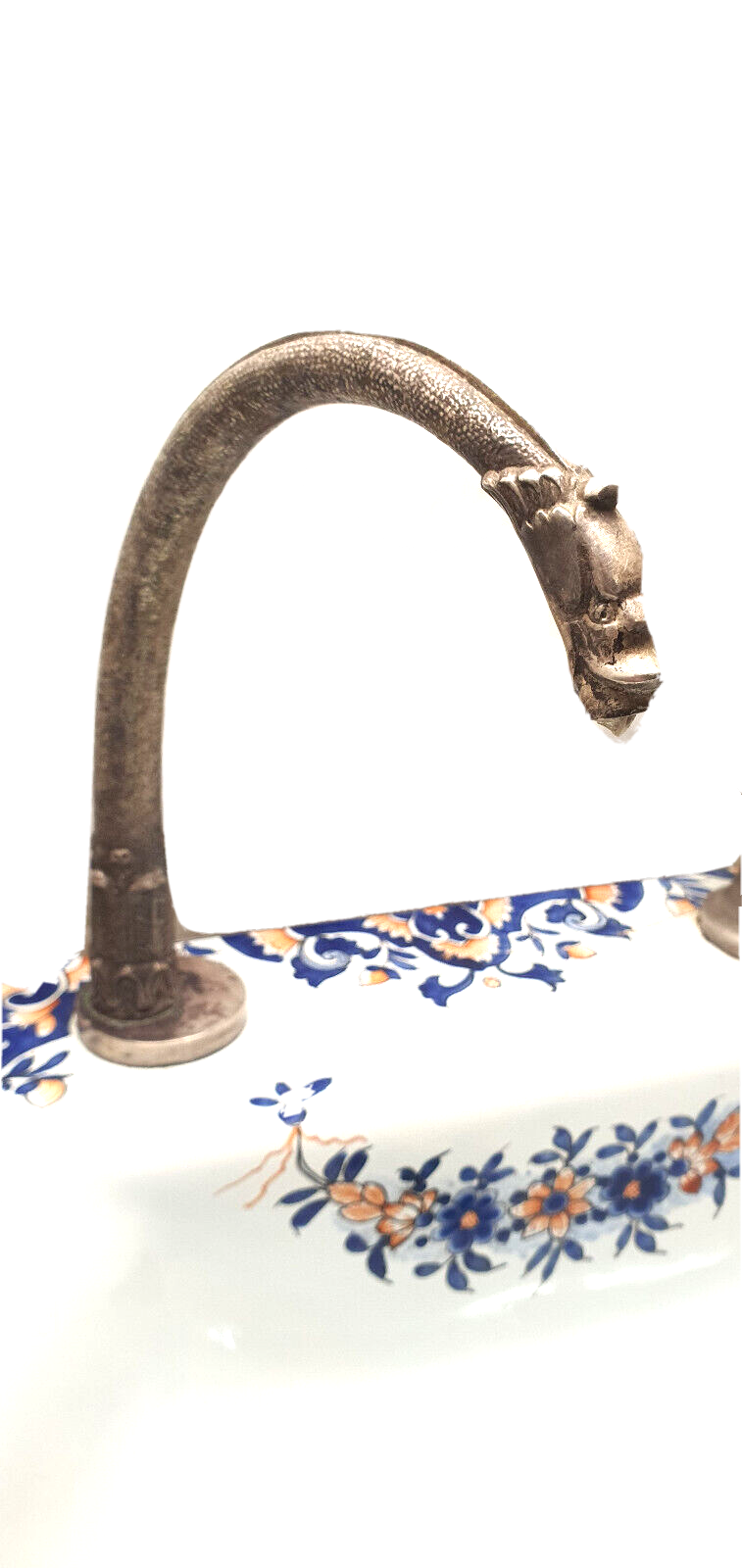 Vasque vieux rouen peint main robinet dragon métal argenté