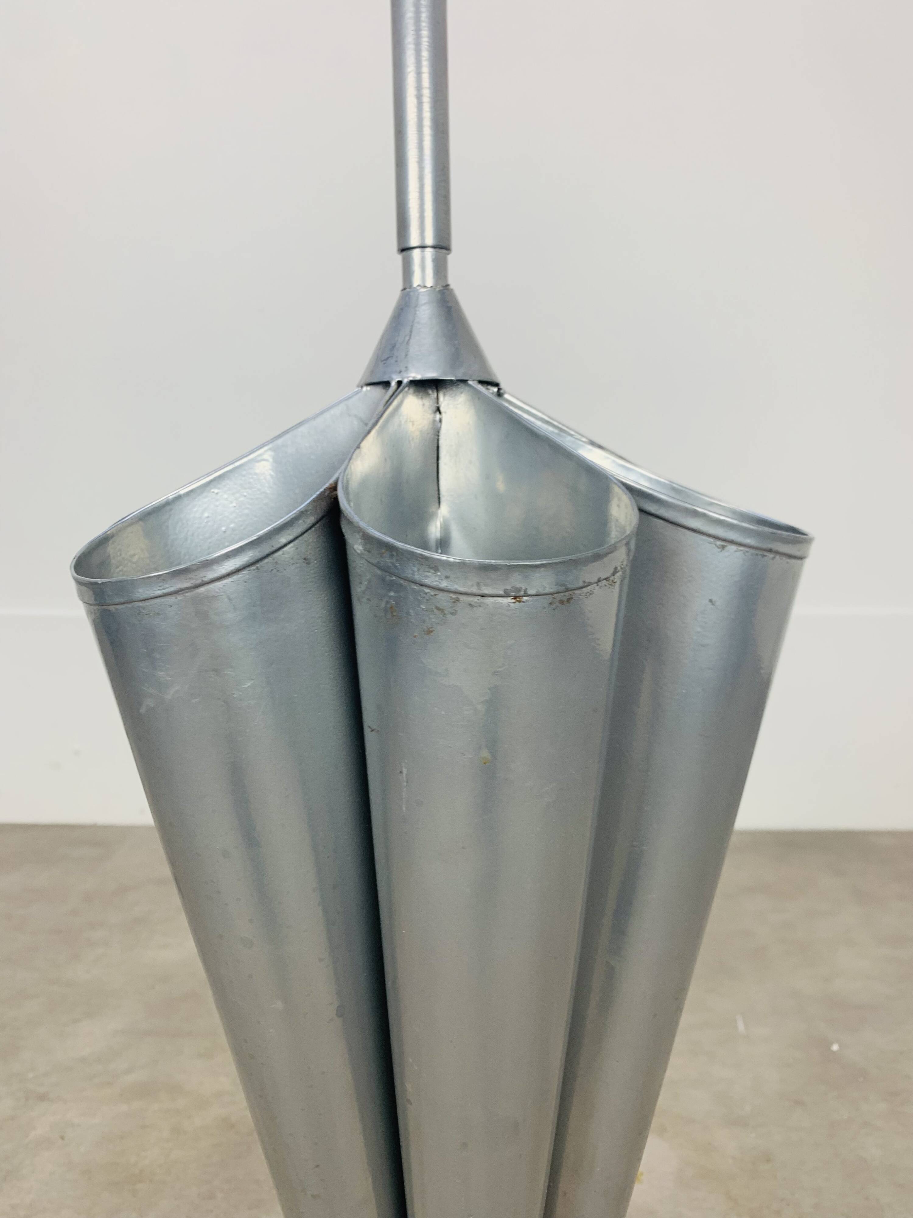 Porte parapluie métal gris 97 cm