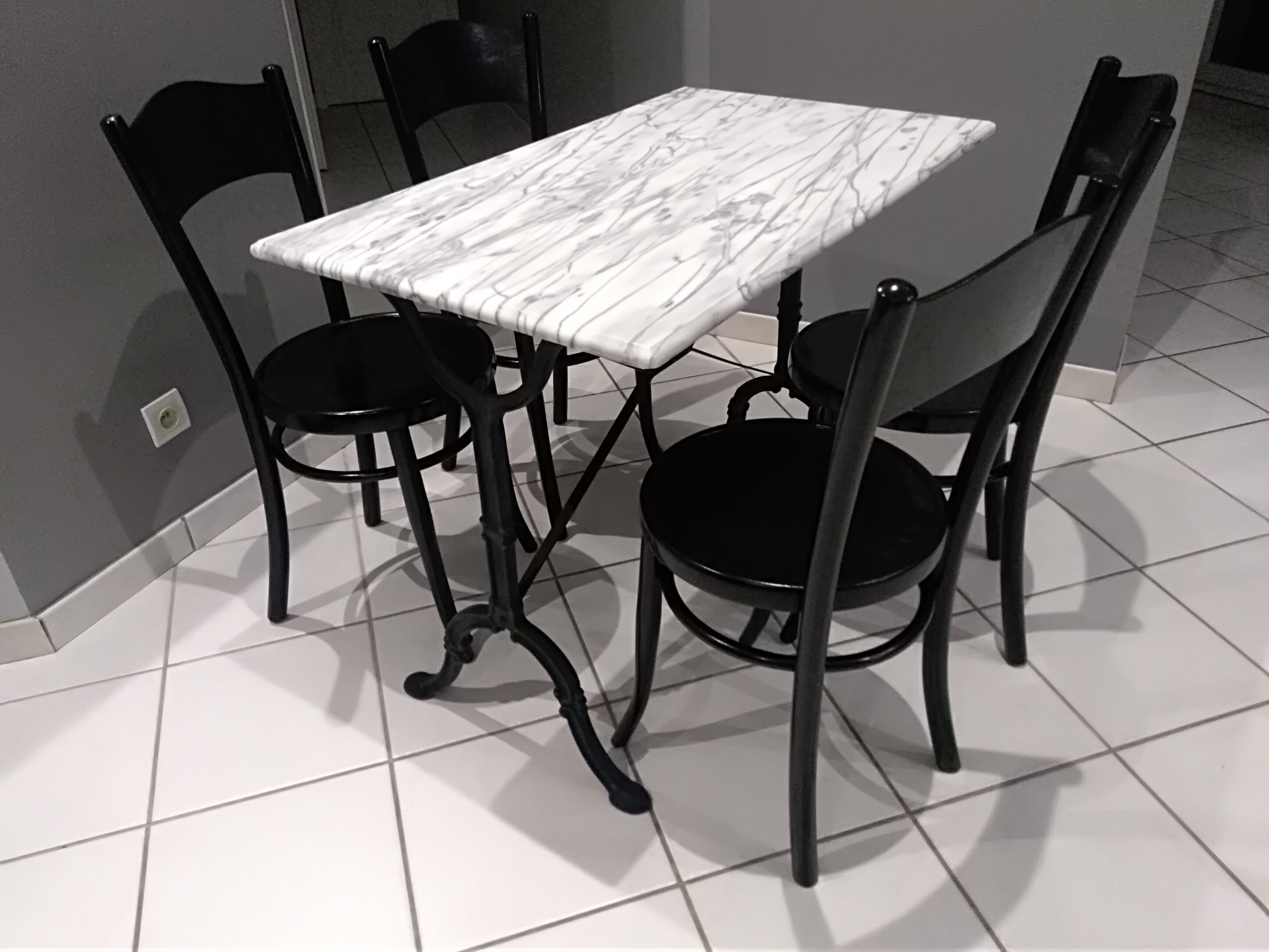 Table Bistro marble and 4 chairs Baumann