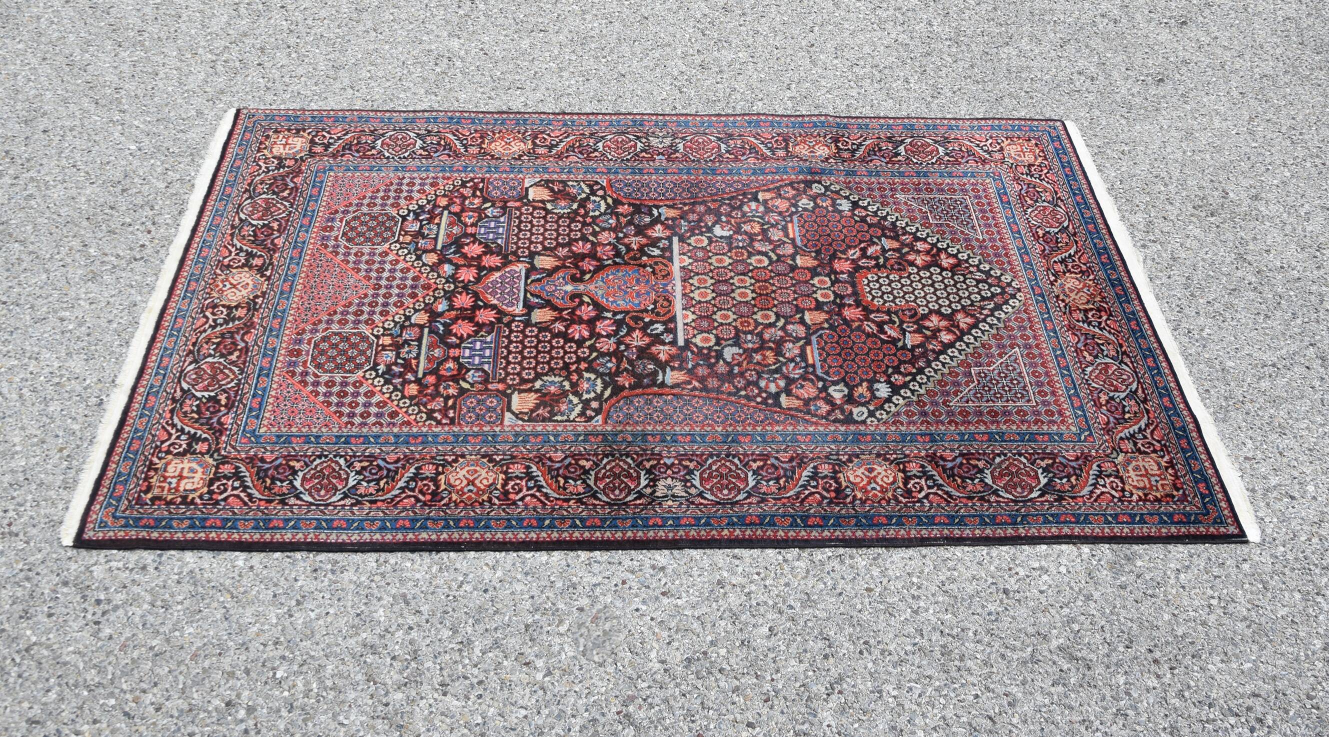 Oriental rug: 2.00 X 1.30 Meters - Handmade - Quality: Wool