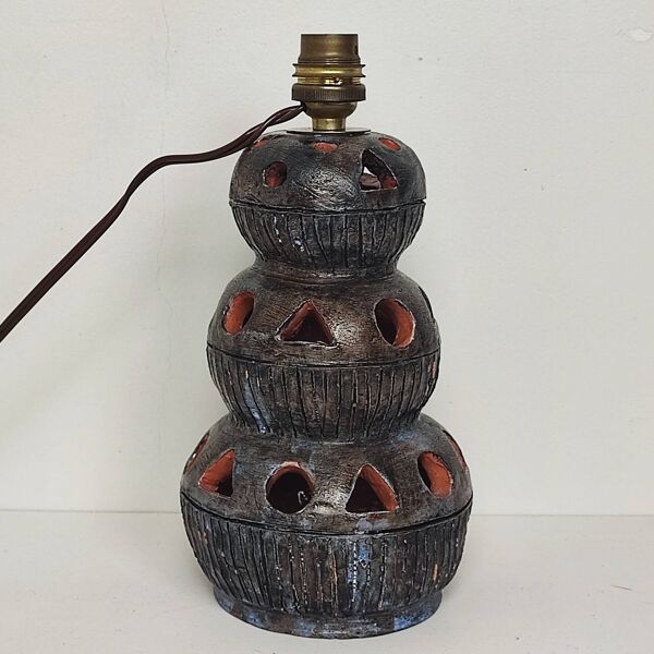Pied de lampe en terre cuite ajourée, 1960