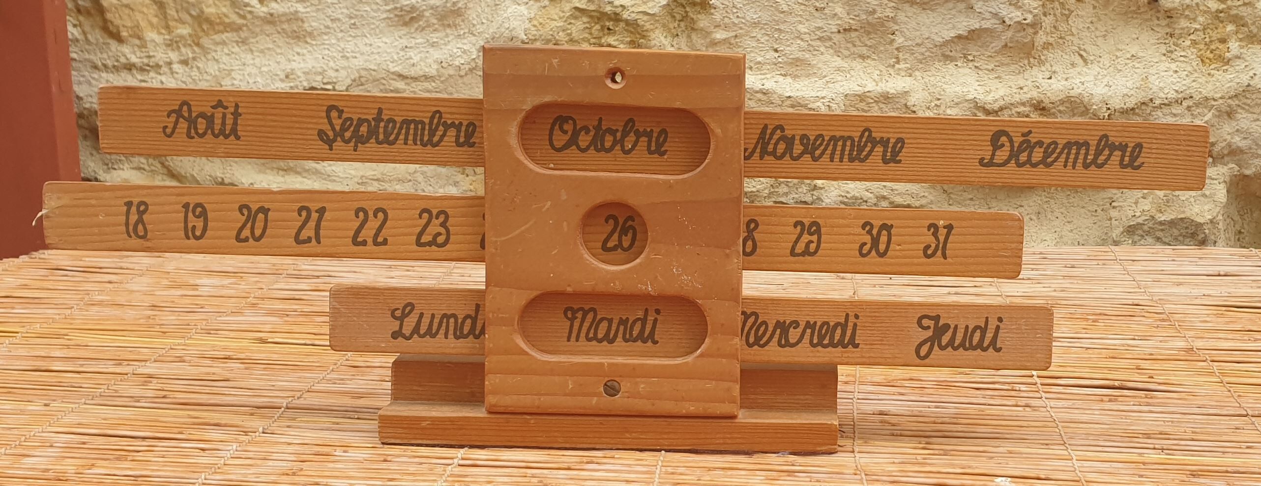 Perpetual calendar seventies