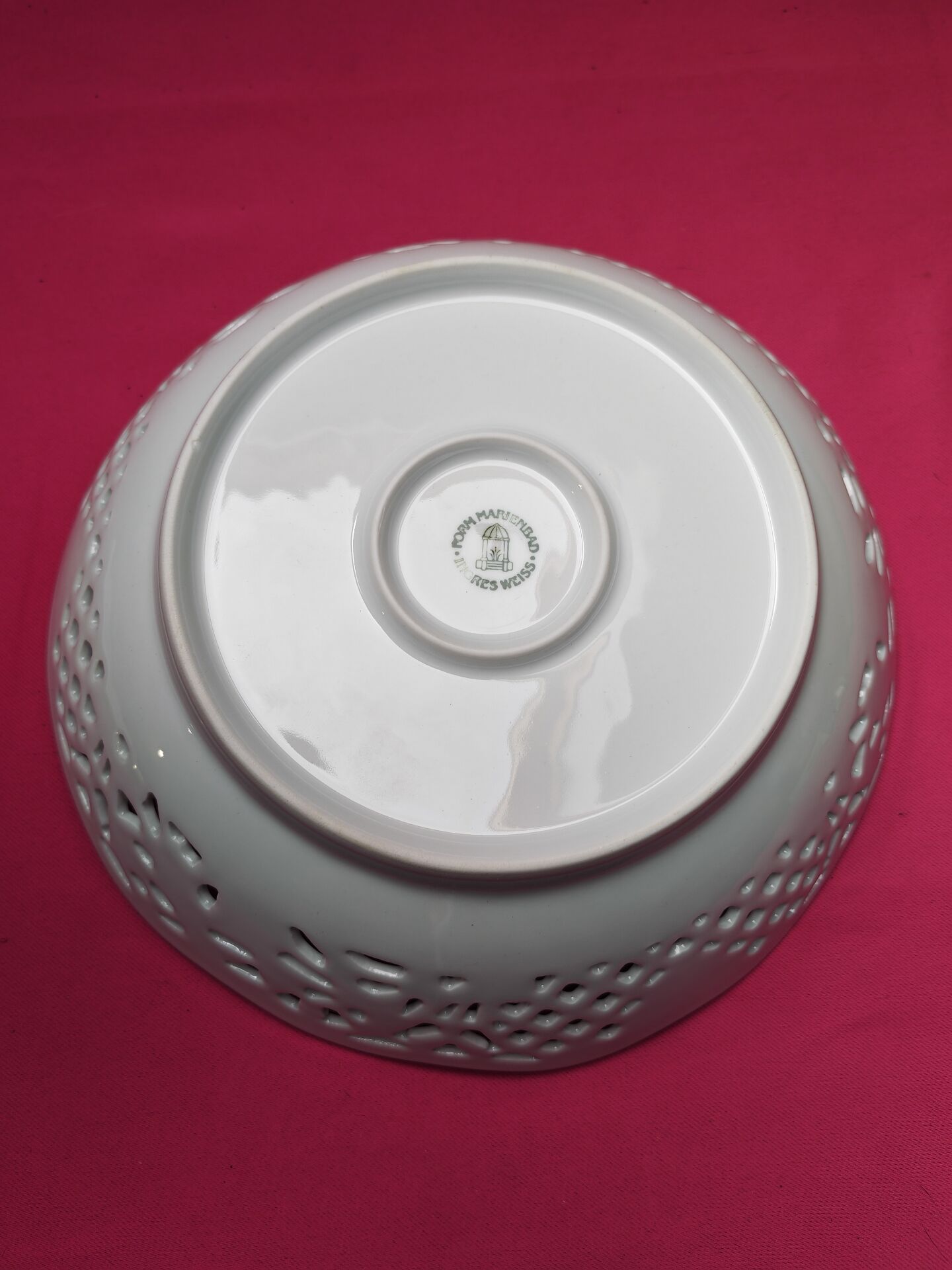 Openwork fruit bowl in white porcelain Form Marienbad Ingres Wei