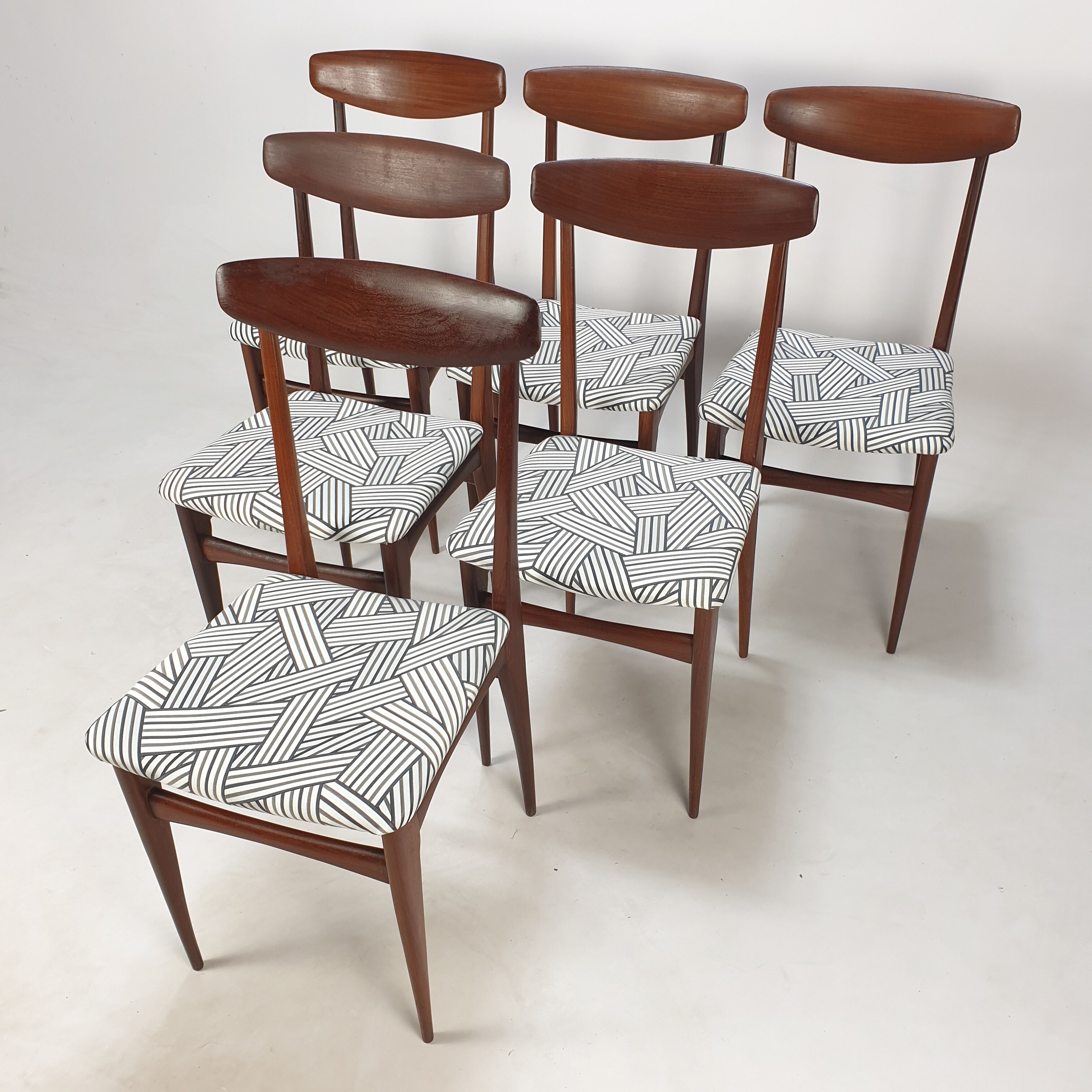 Set of 6 Mid Century Italian Teak Dining Chairs, 1950s