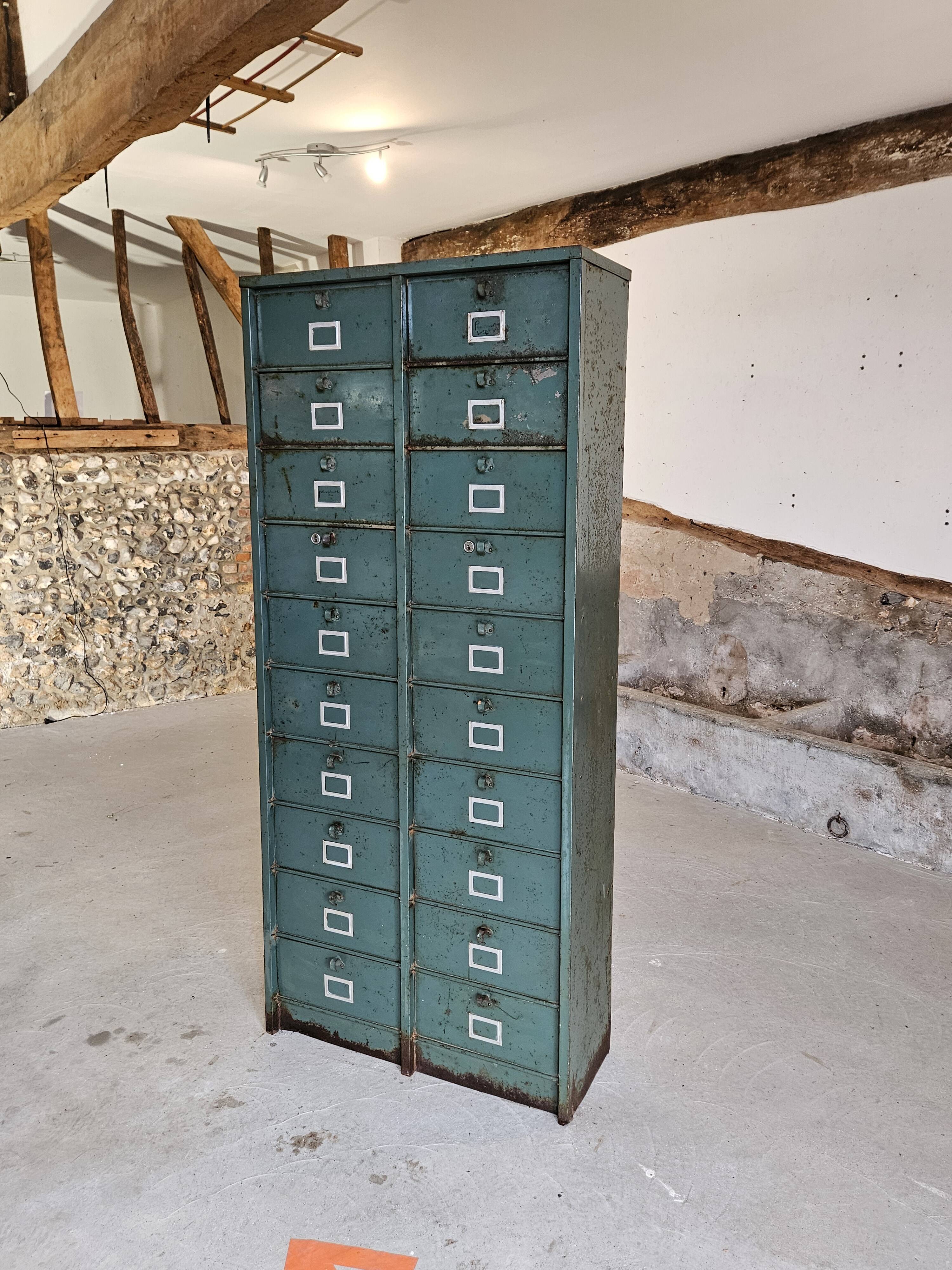 Clamshell furniture / Industrial metal furniture with two Strafor columns