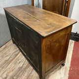 Louis XV period Provencal sideboard in solid walnut circa 1750