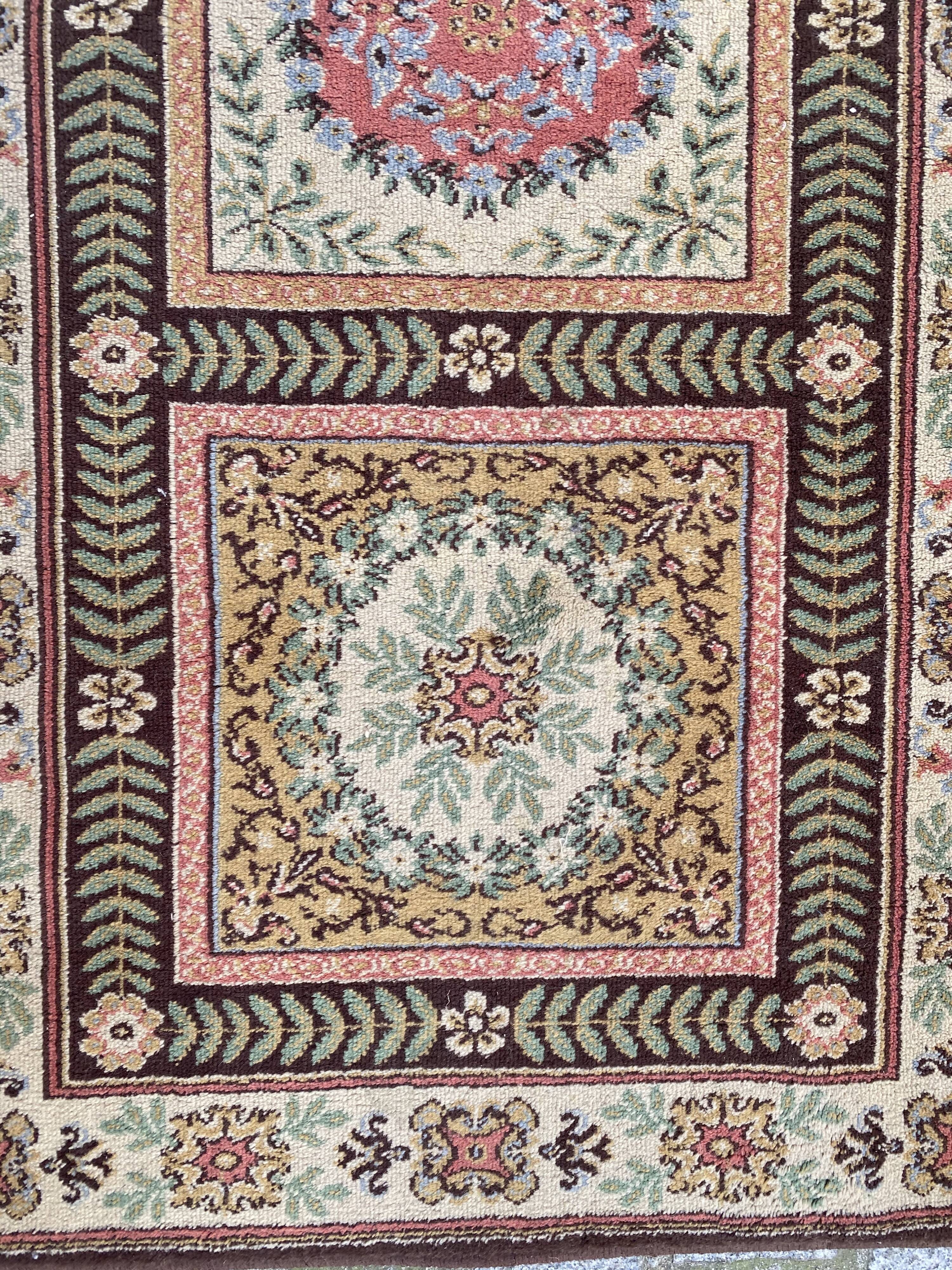 Soapy or aubusson style carpet 70x140 cm