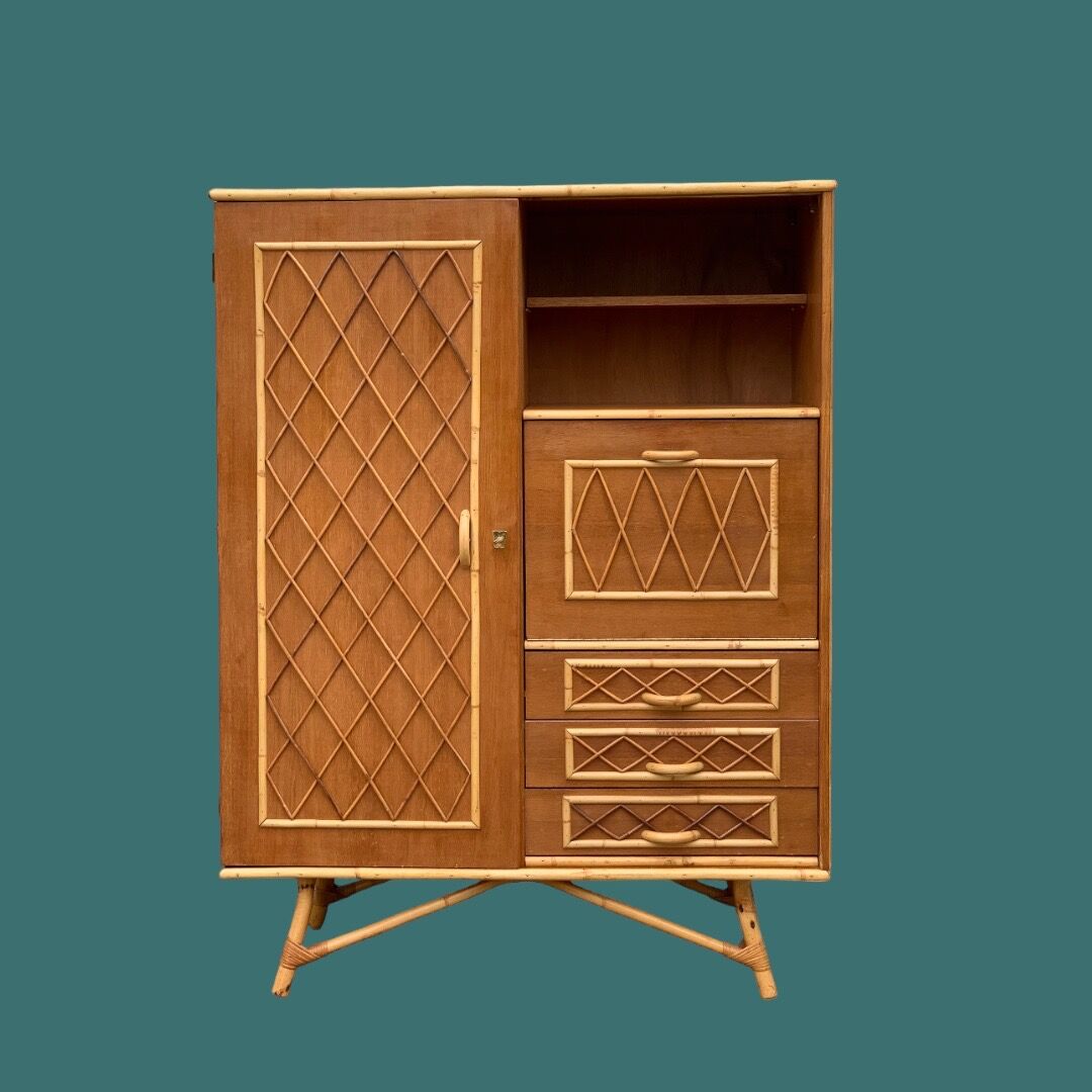 Rattan wardrobe with tapered legs from the 1960s.
