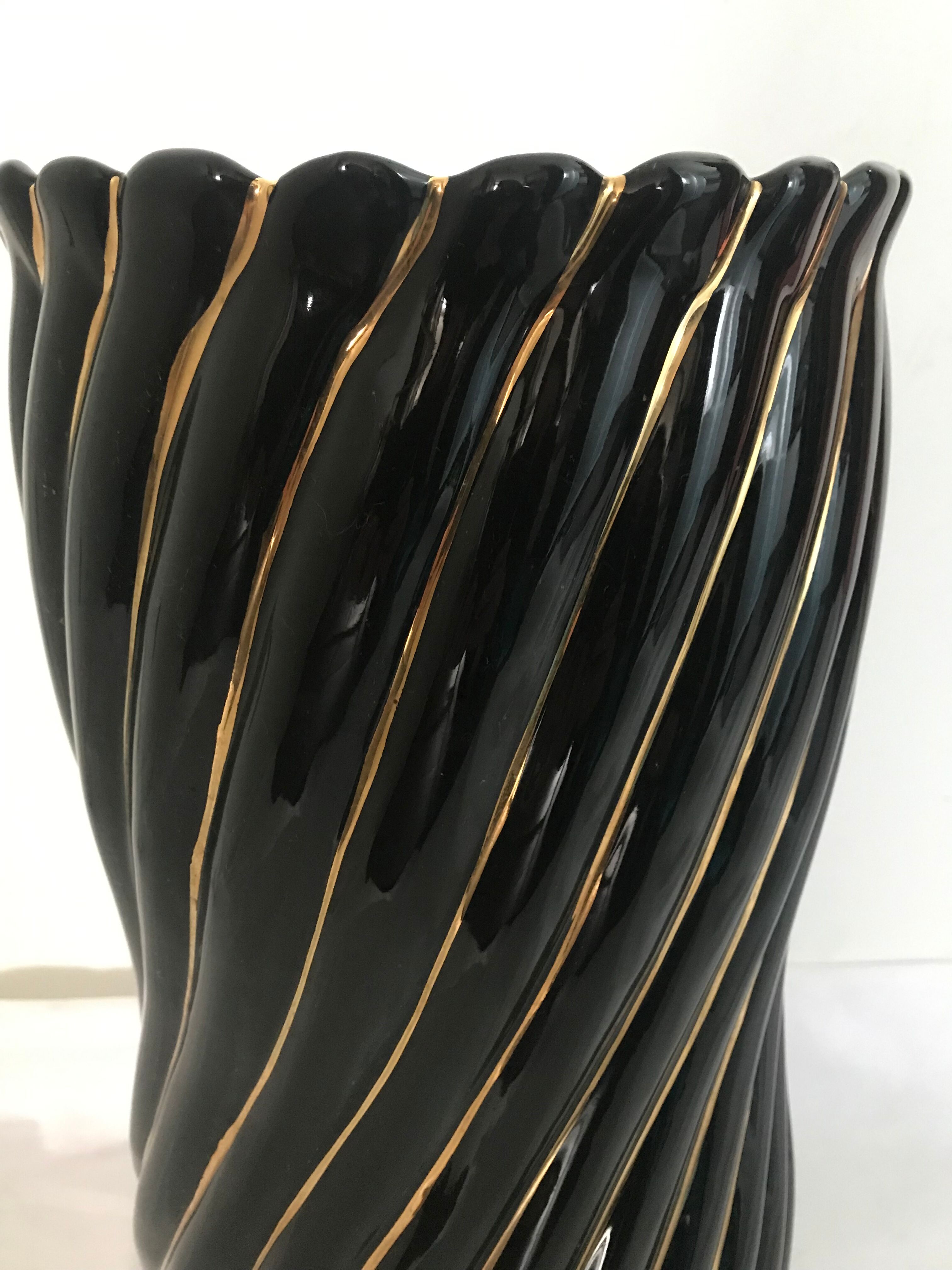 Black ceramic umbrella holder