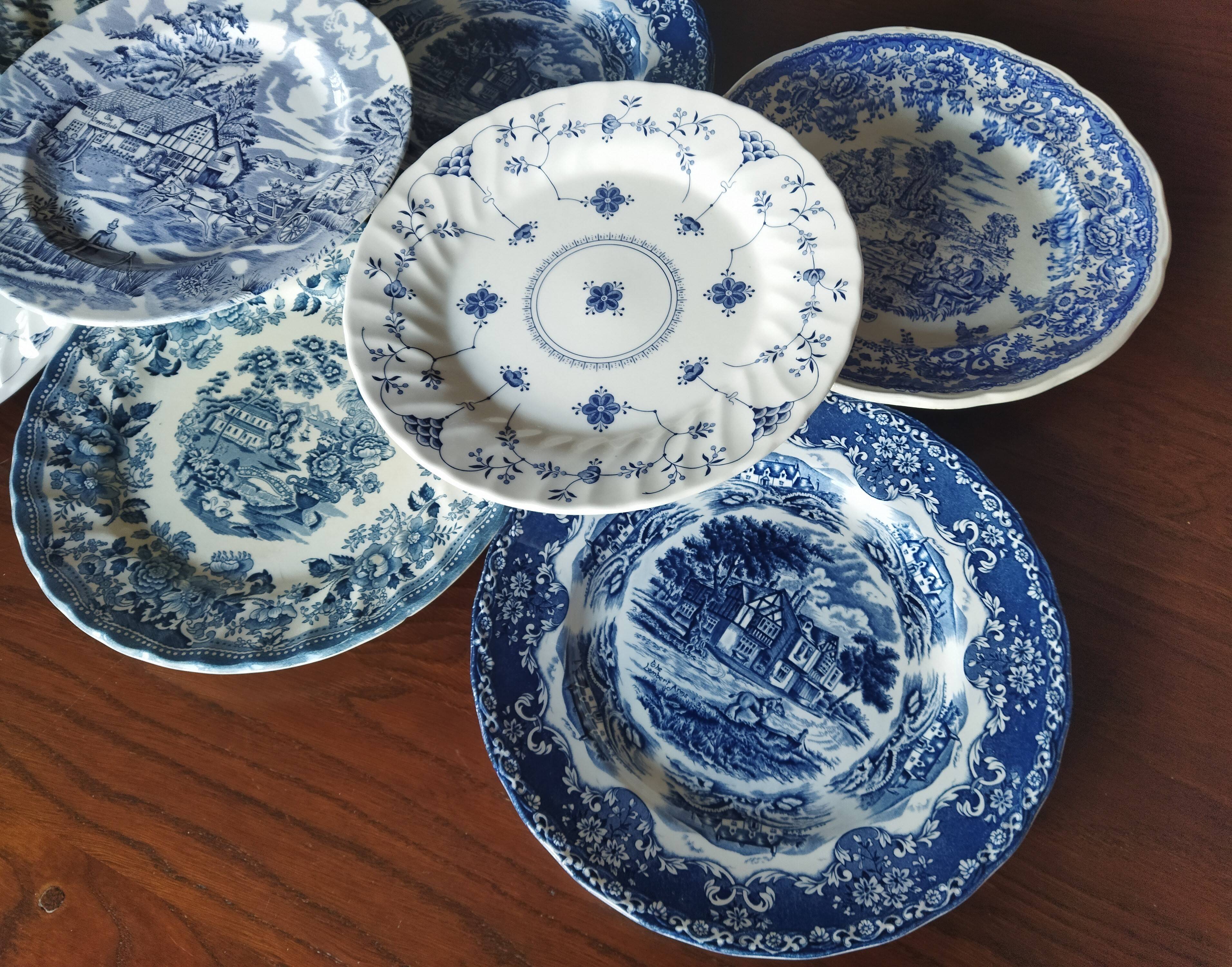 8 blue & white English dinner plates (Myott Meakin WH Grindley KG Luneville)